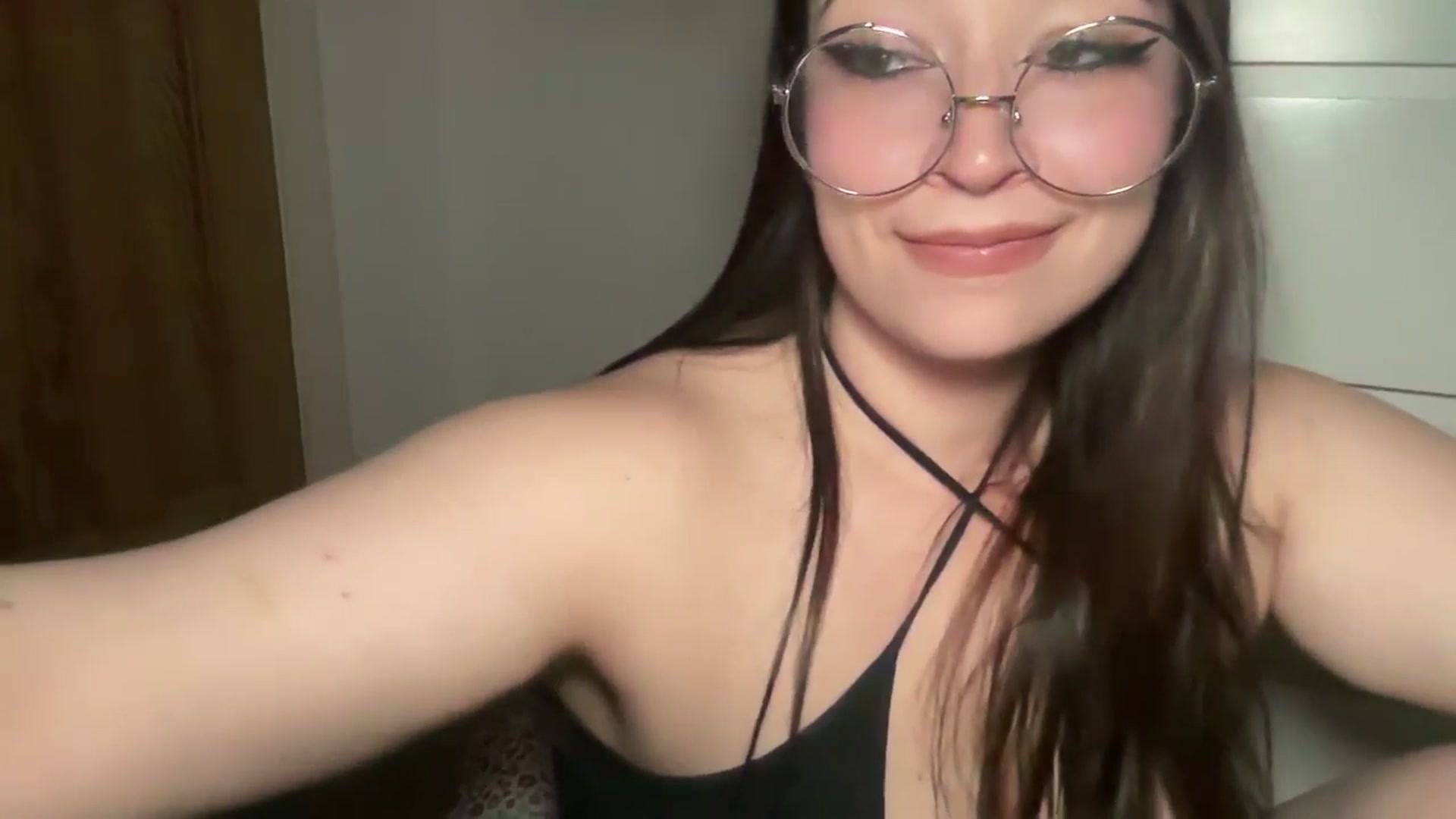 Gallery image thumbnail from Hasymura's myfreecams stream on, 04/08/2025, 22:41 image 10 of 20