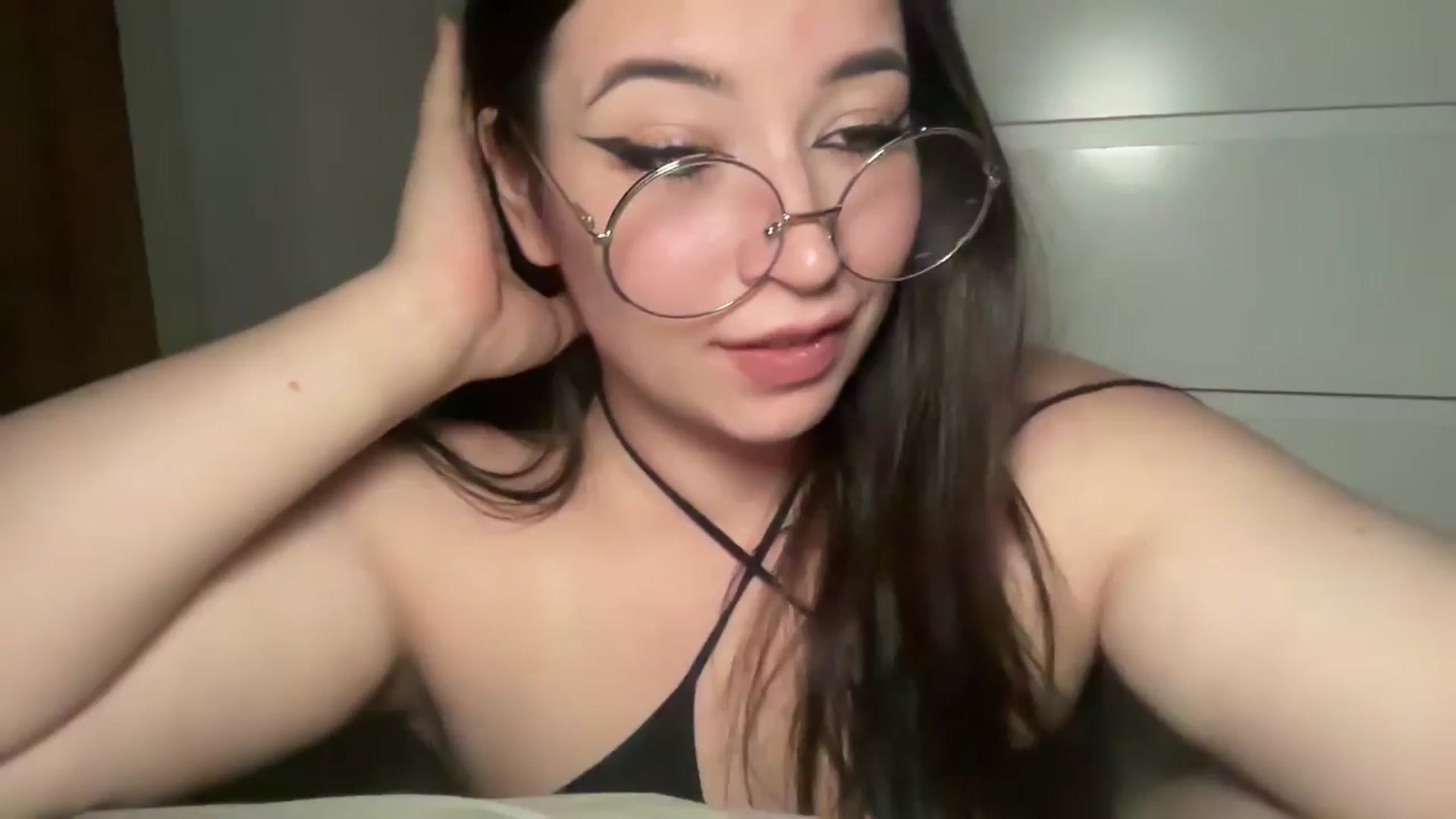 Gallery image thumbnail from Hasymura's myfreecams stream on, 04/08/2025, 22:41 image 1 of 20