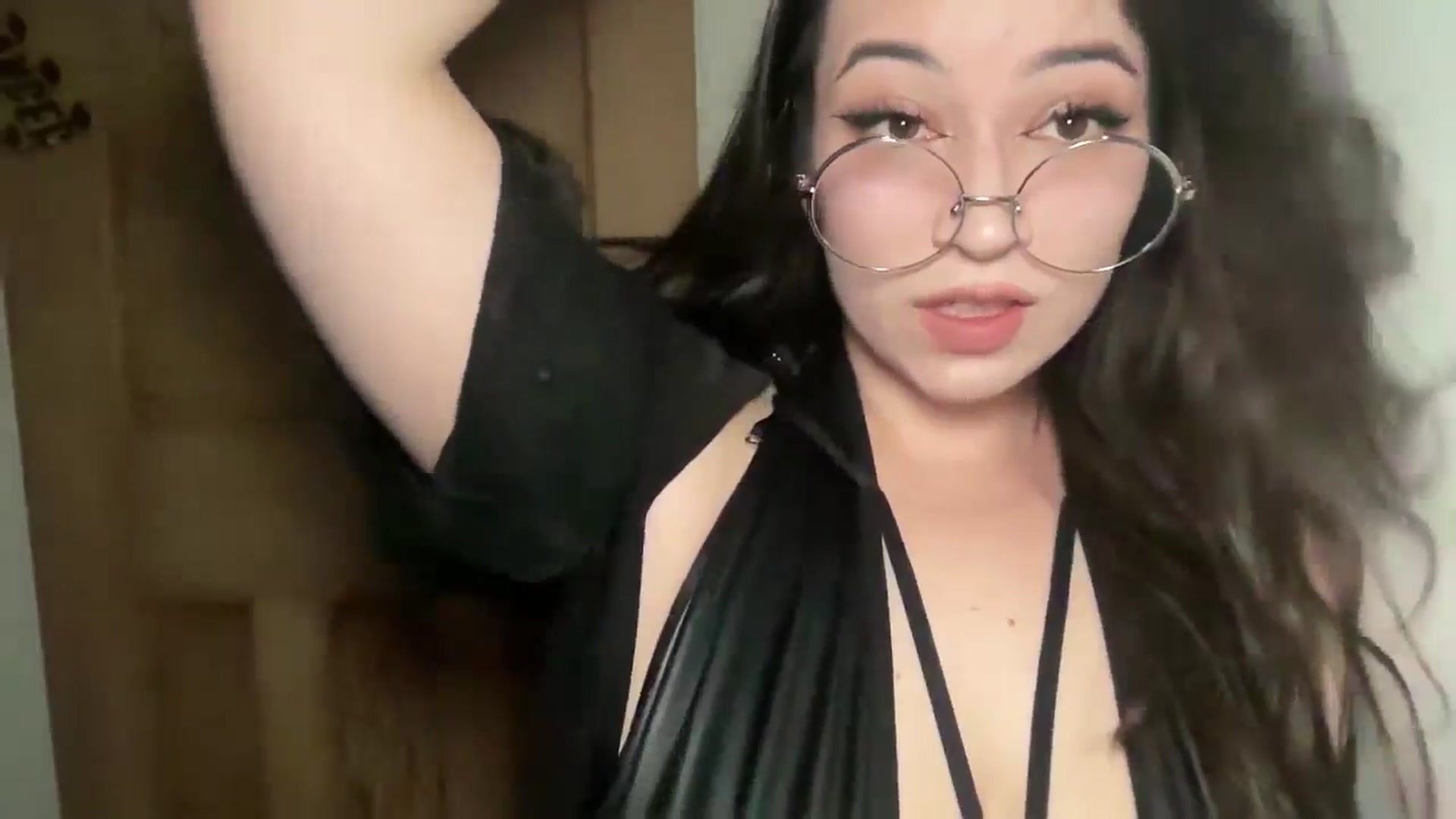 Gallery image thumbnail from Hasymura's myfreecams stream on, 04/10/2025, 21:49 image 18 of 20