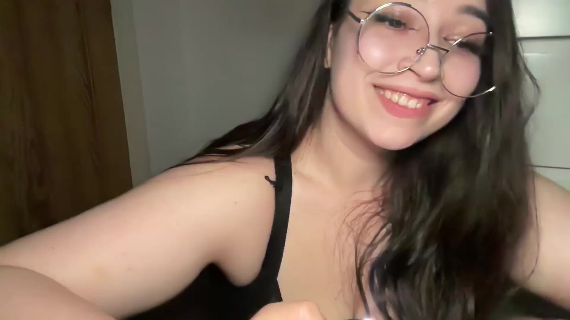 Gallery image thumbnail from Hasymura's myfreecams stream on, 04/10/2025, 23:05 image 16 of 20