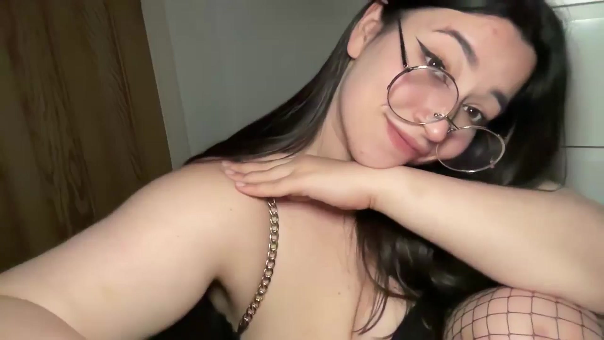 Gallery image thumbnail from Hasymura's myfreecams stream on, 04/11/2025, 23:17 image 18 of 20