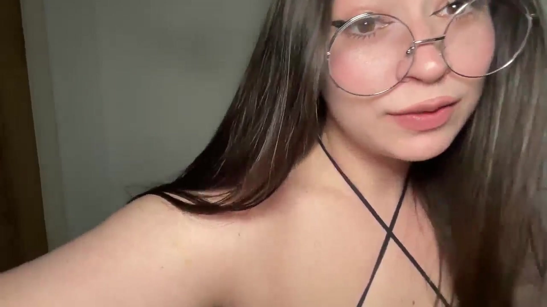 Gallery image thumbnail from Hasymura's myfreecams stream on, 04/19/2025, 19:32 image 2 of 20