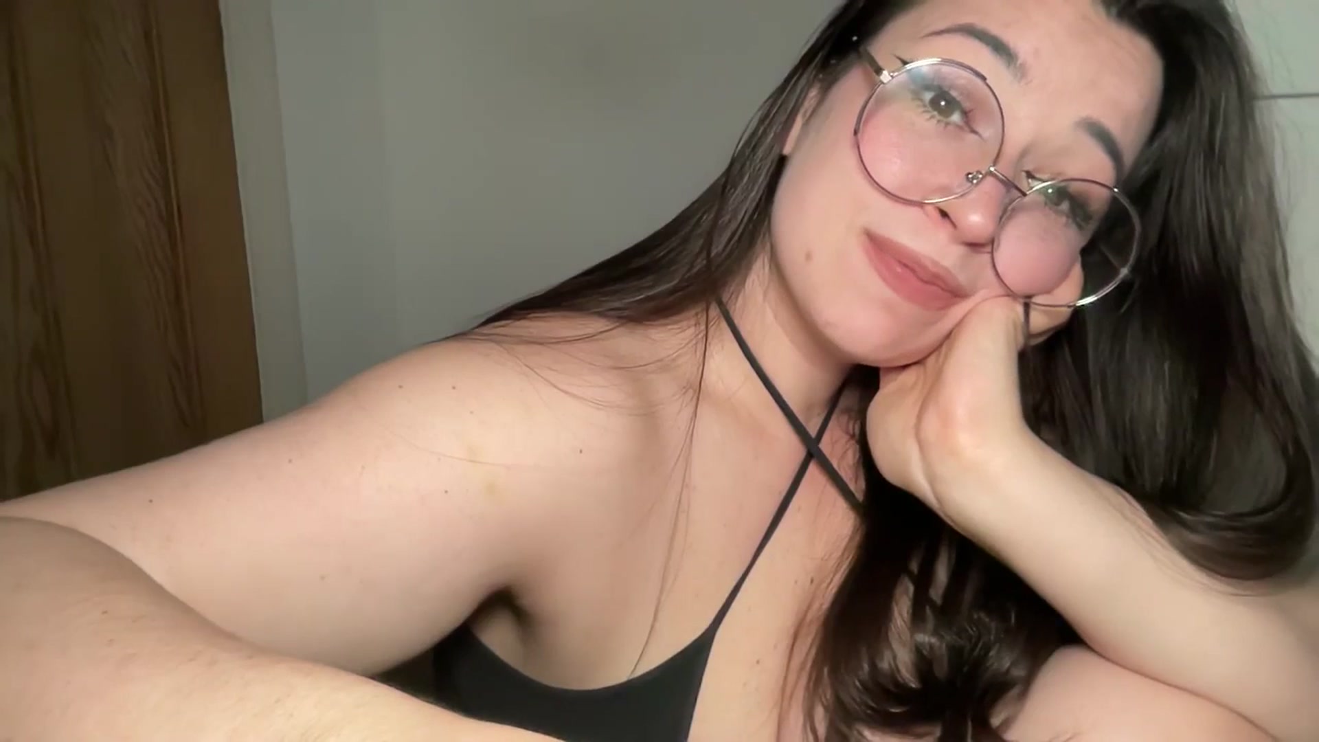 Gallery image thumbnail from Hasymura's myfreecams stream on, 04/19/2025, 19:32 image 10 of 20