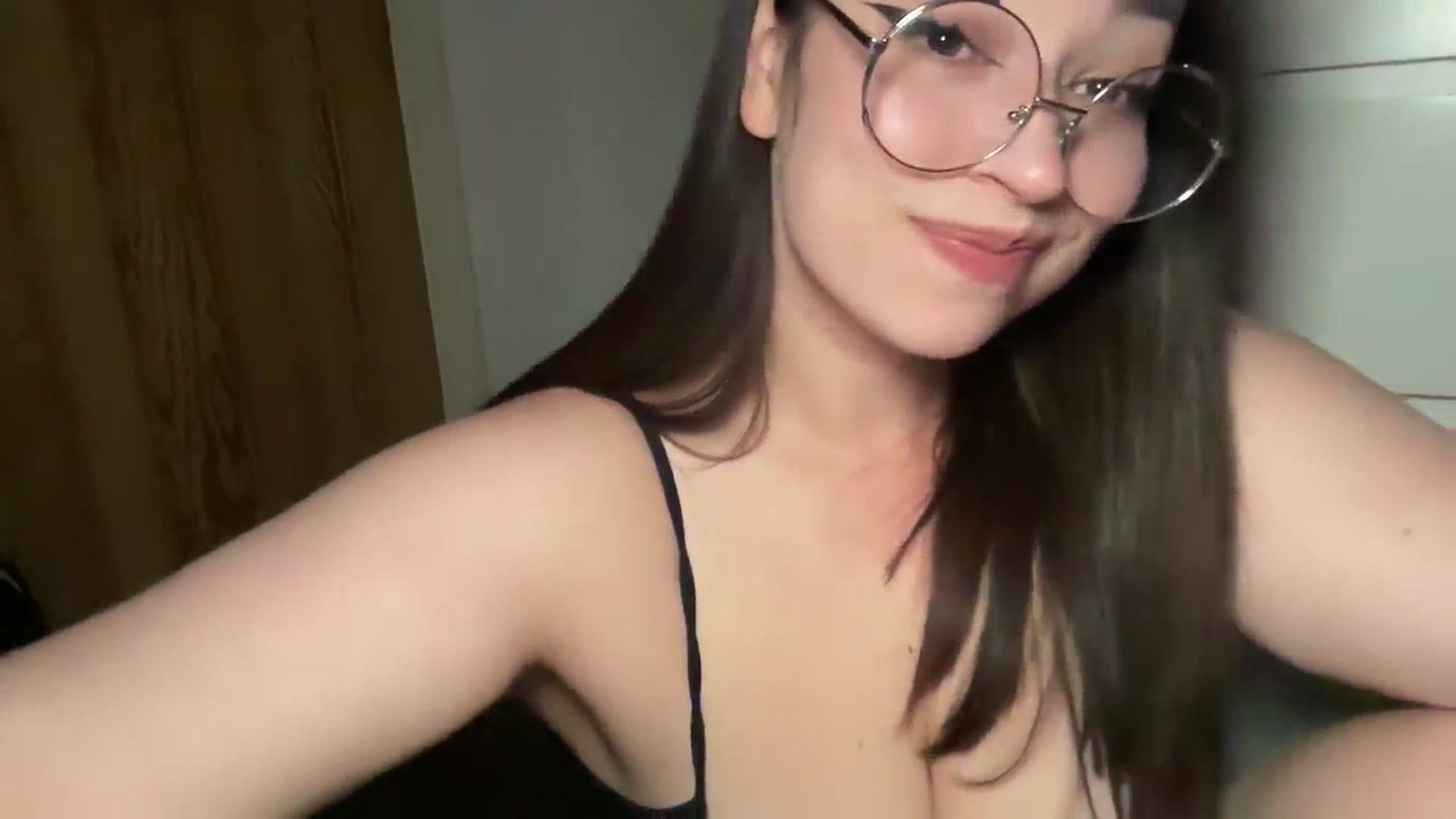 Gallery image thumbnail from Hasymura's myfreecams stream on, 05/16/2025, 20:56 image 5 of 20