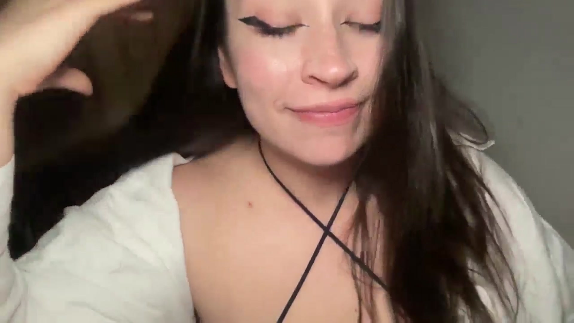 Gallery image thumbnail from Hasymura's myfreecams stream on, 05/29/2025, 24:43 image 7 of 20