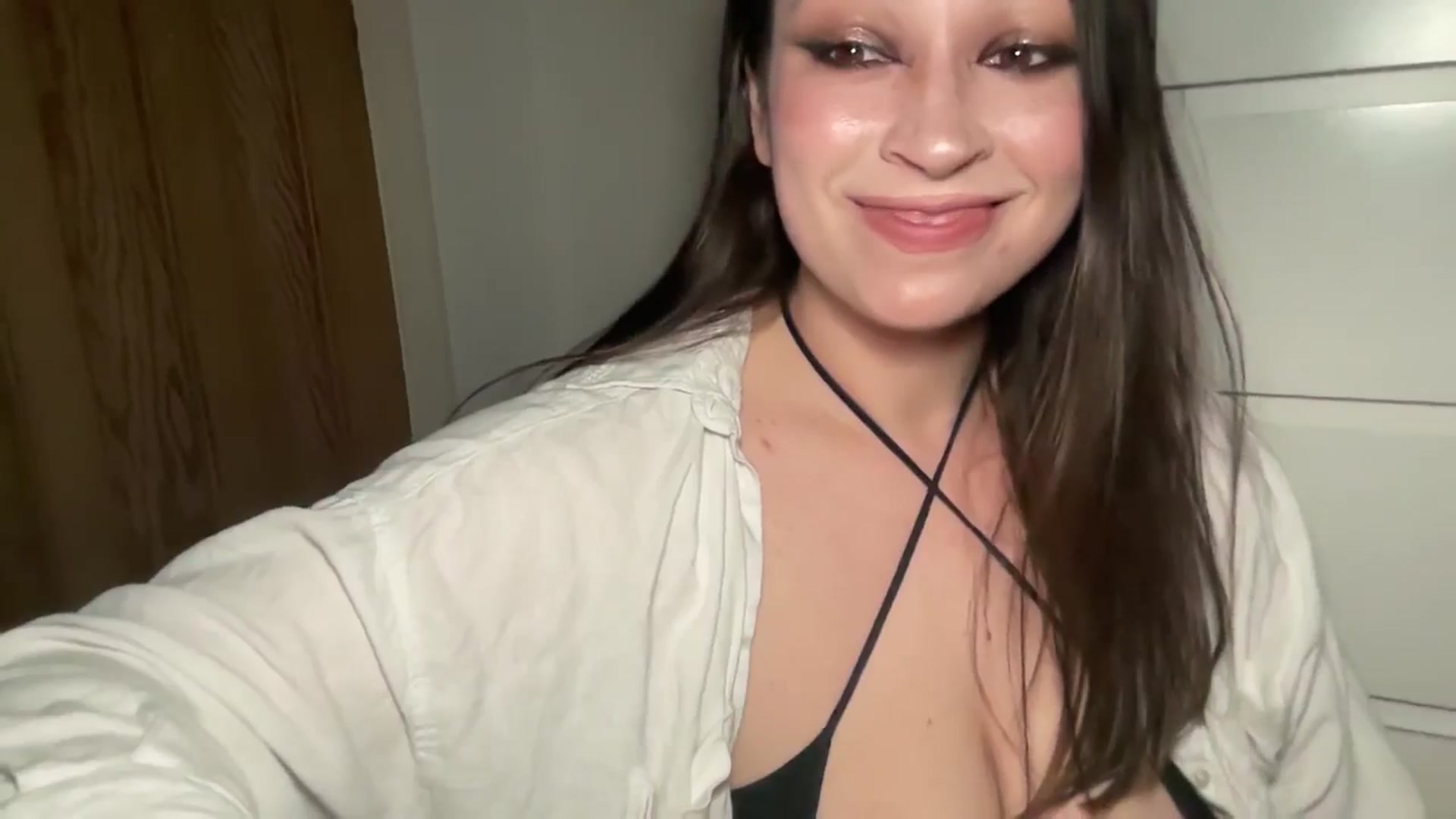 Gallery image thumbnail from Hasymura's myfreecams stream on, 06/06/2025, 22:26 image 20 of 20