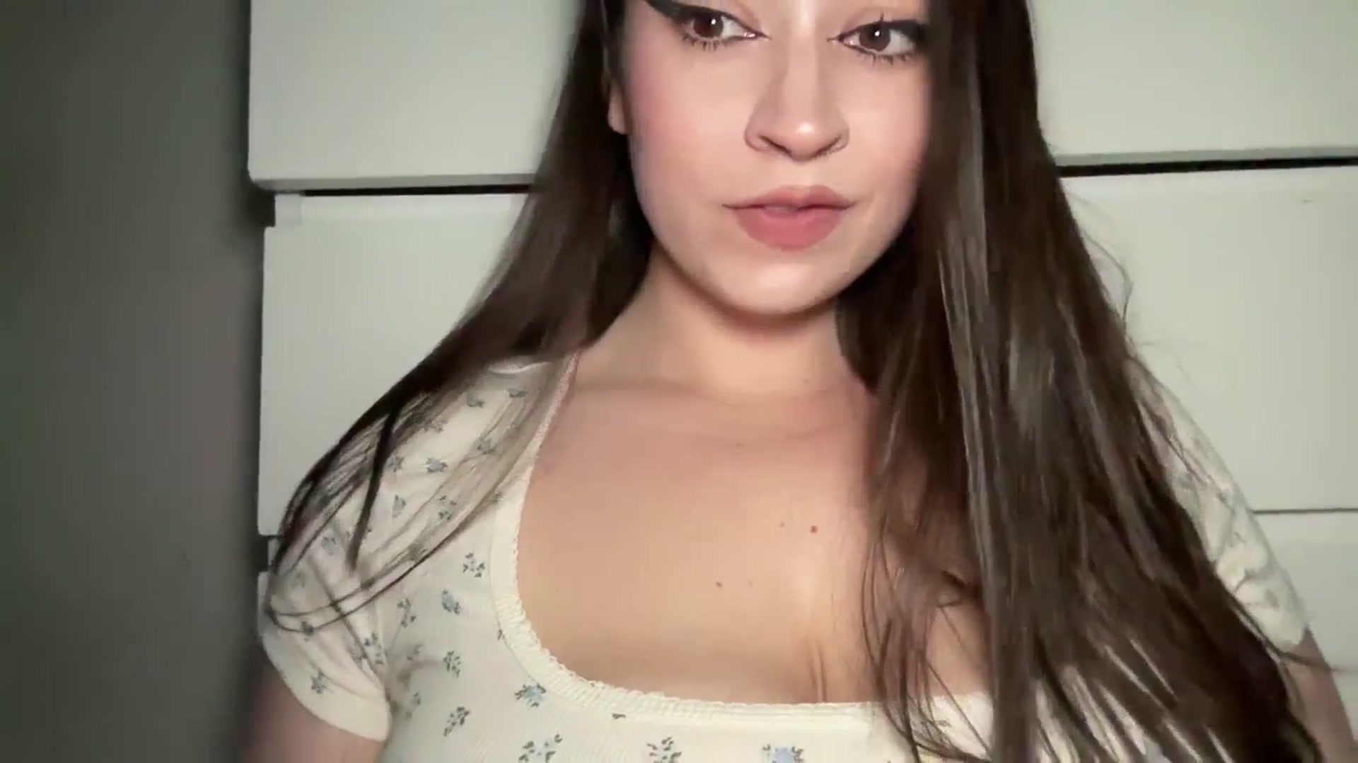 Gallery image thumbnail from Hasymura's myfreecams stream on, 06/16/2025, 21:39 image 20 of 20