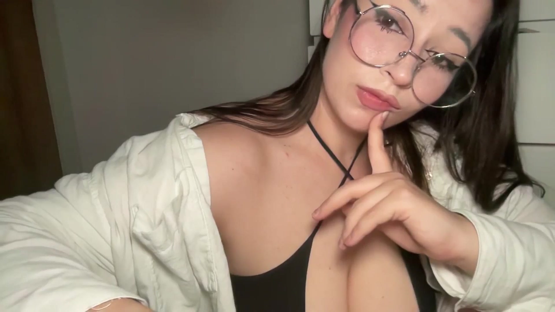 Gallery image thumbnail from Hasymura's myfreecams stream on, 06/20/2025, 23:07 image 14 of 20