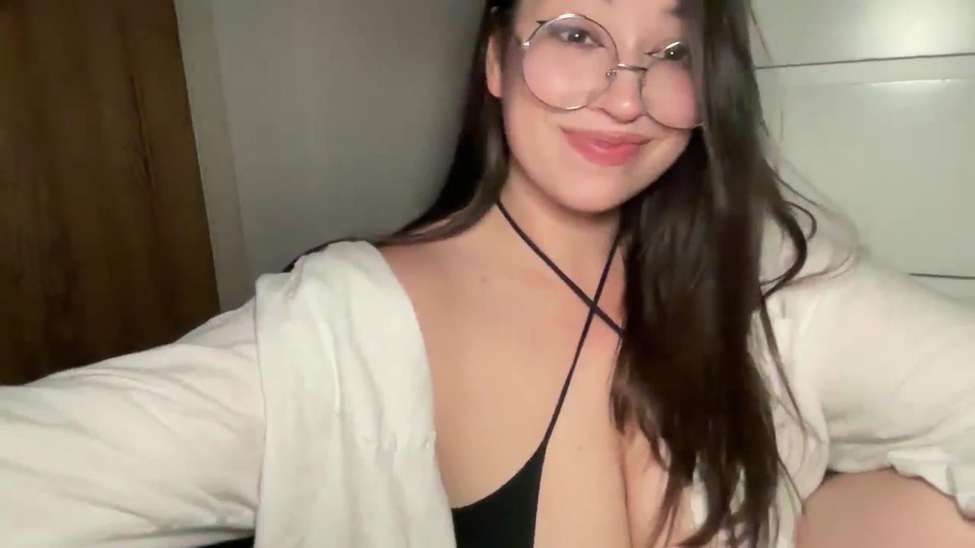 Gallery image thumbnail from Hasymura's myfreecams stream on, 06/24/2025, 22:49 image 19 of 20
