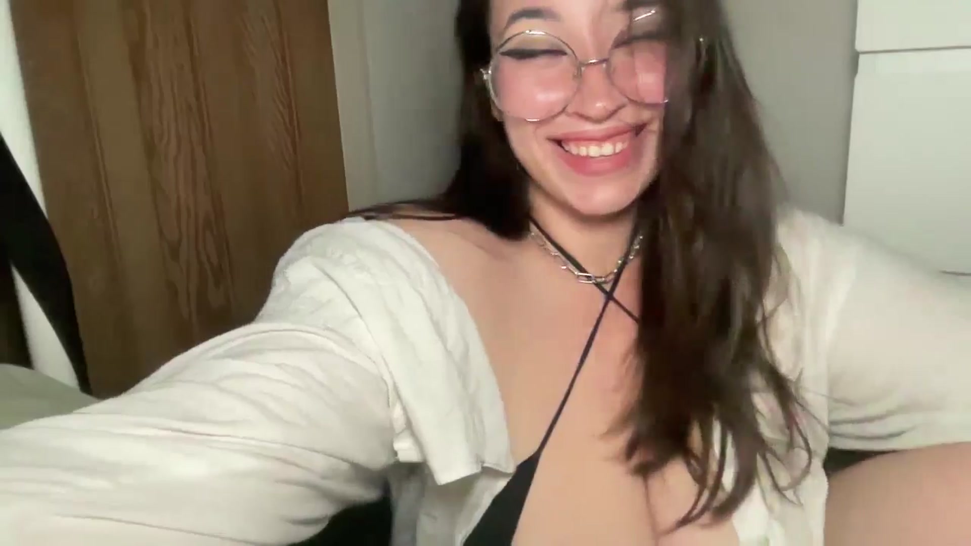 Gallery image thumbnail from Hasymura's myfreecams stream on, 06/30/2025, 22:09 image 17 of 20