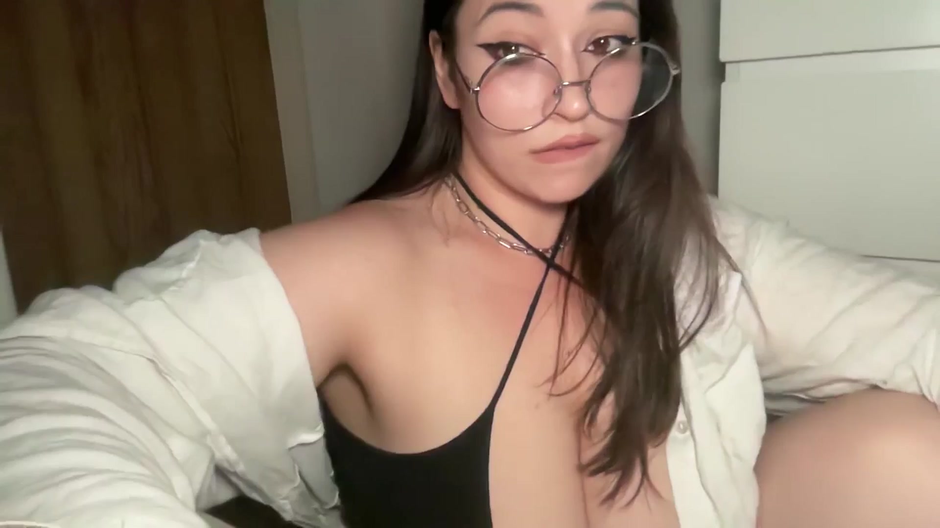 Gallery image thumbnail from Hasymura's myfreecams stream on, 07/03/2025, 20:38 image 12 of 20