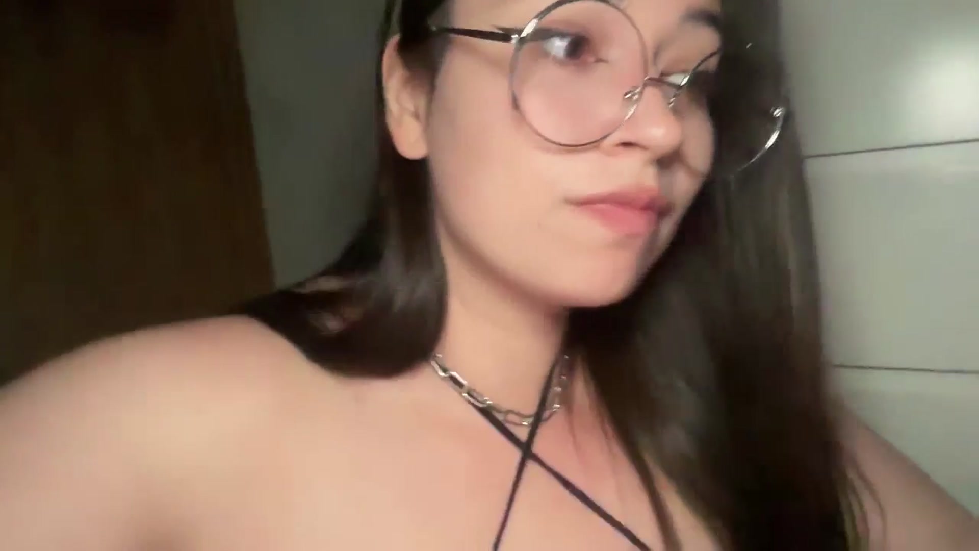 Gallery image thumbnail from Hasymura's myfreecams stream on, 07/04/2025, 21:46 image 18 of 20