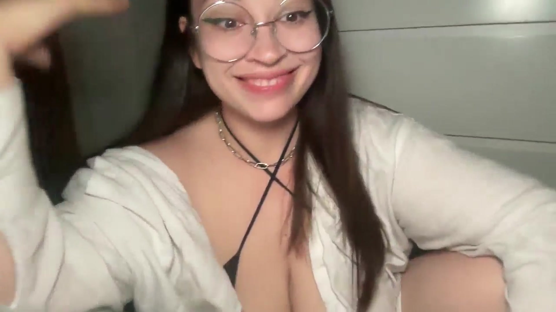 Gallery image thumbnail from Hasymura's myfreecams stream on, 07/09/2025, 02:21 image 16 of 20