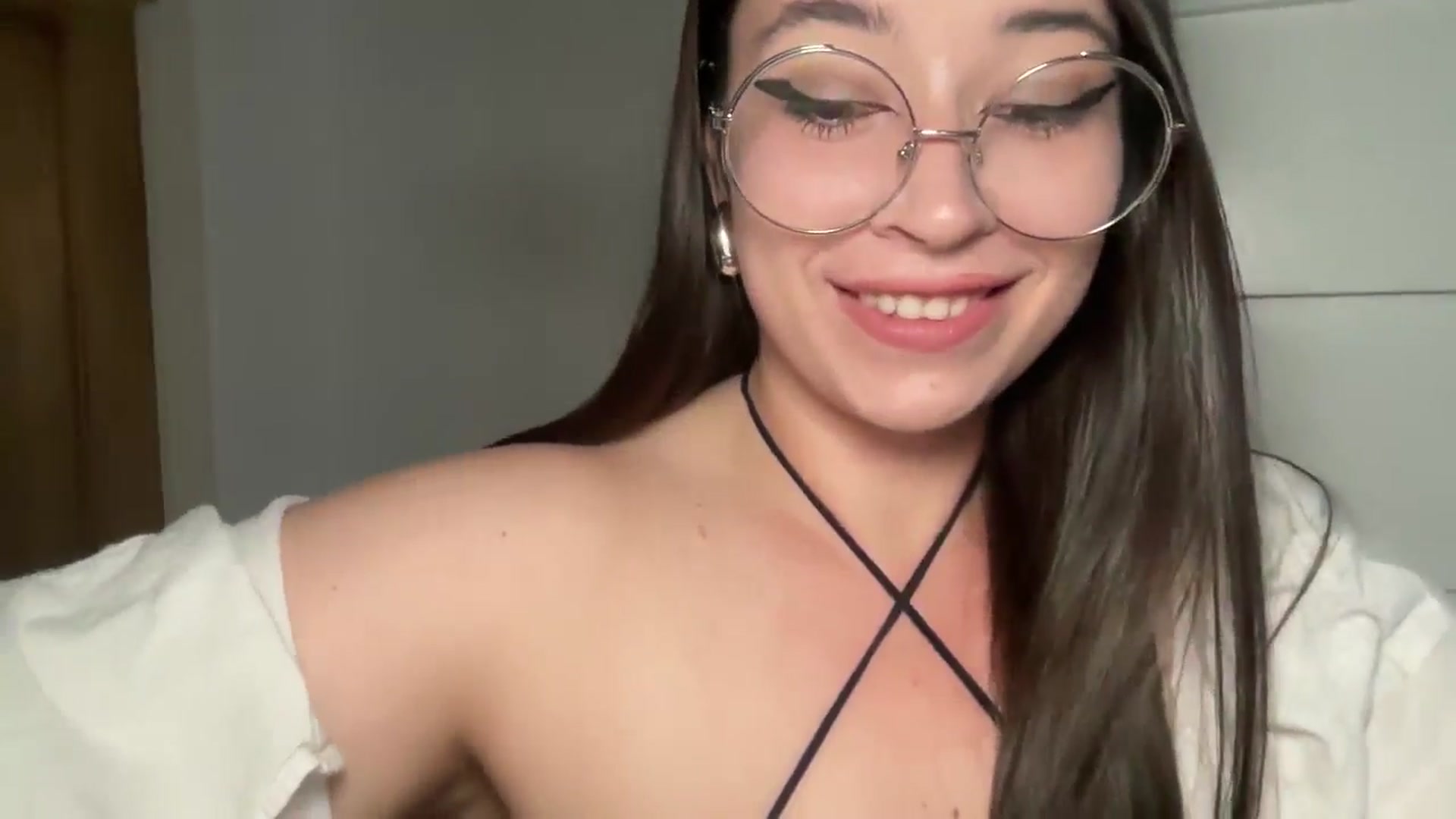 Gallery image thumbnail from Hasymura's myfreecams stream on, 07/12/2025, 18:43 image 15 of 20