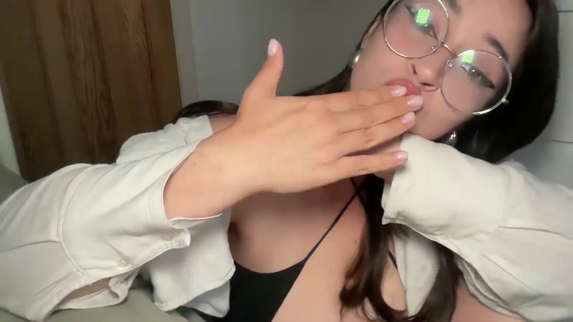 Gallery image thumbnail from Hasymura's myfreecams stream on, 07/12/2025, 18:43 image 6 of 20