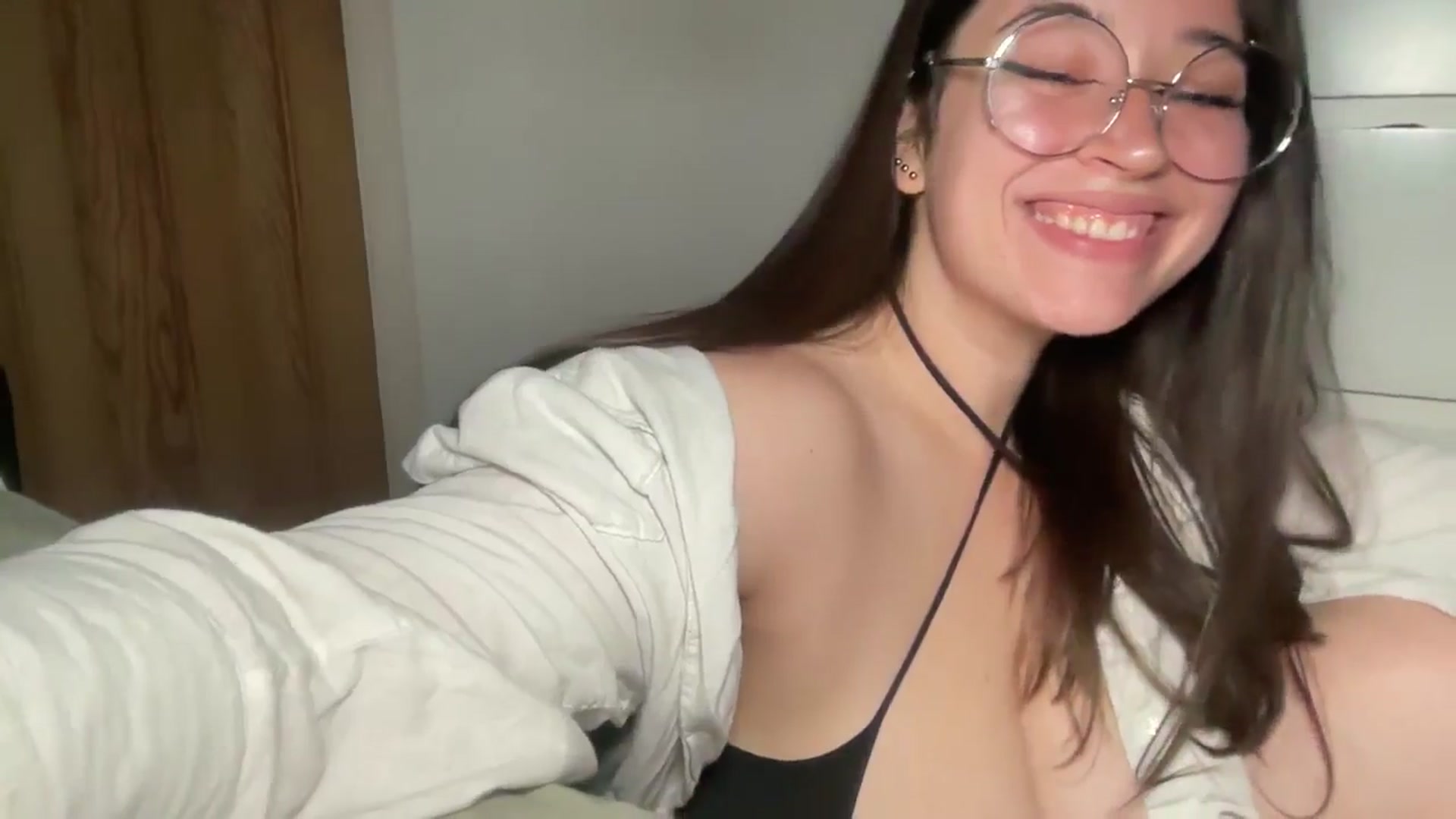 Gallery image thumbnail from Hasymura's myfreecams stream on, 08/08/2025, 21:23 image 4 of 20