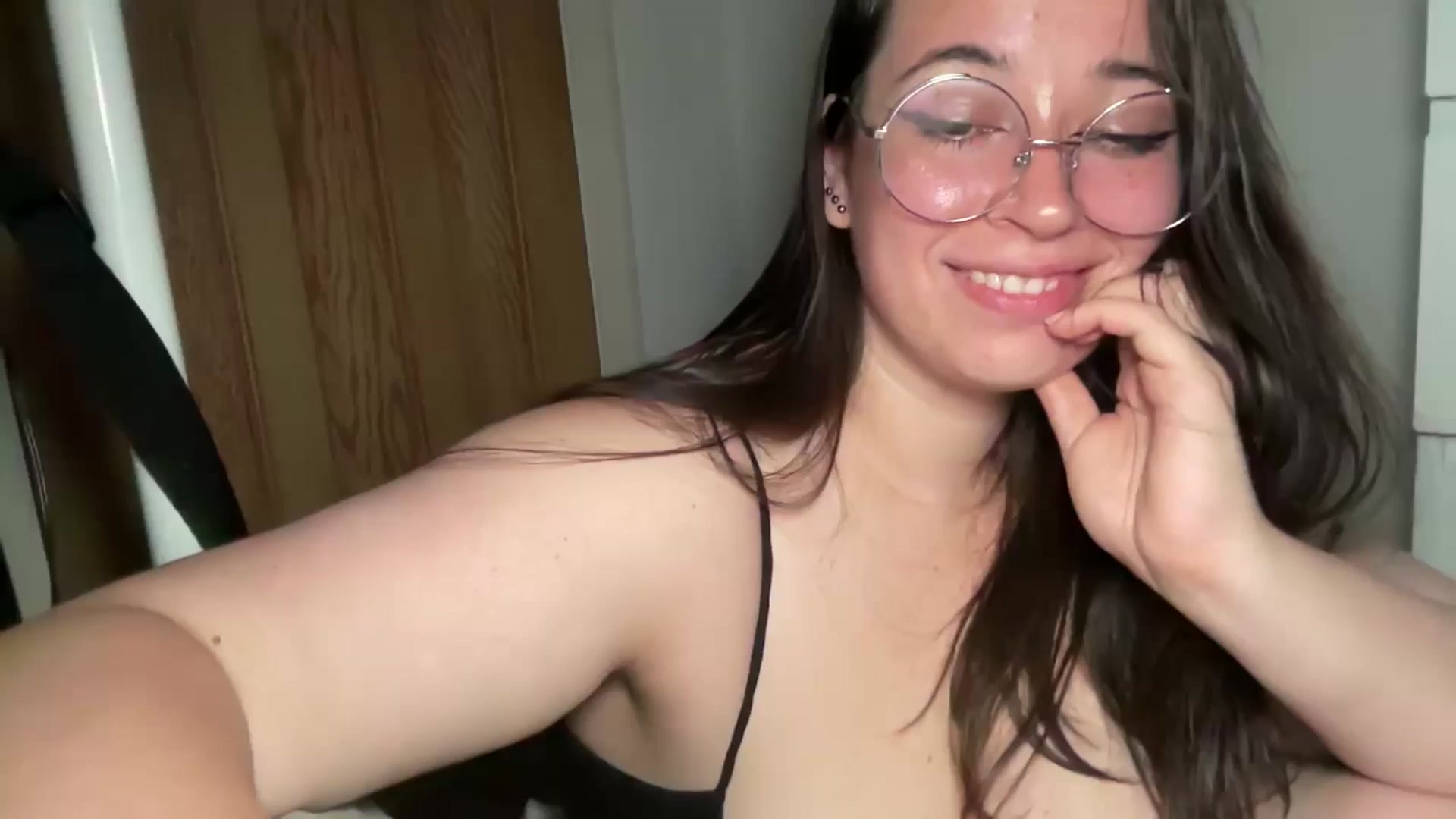 Gallery image thumbnail from Hasymura's myfreecams stream on, 08/09/2025, 23:48 image 9 of 20