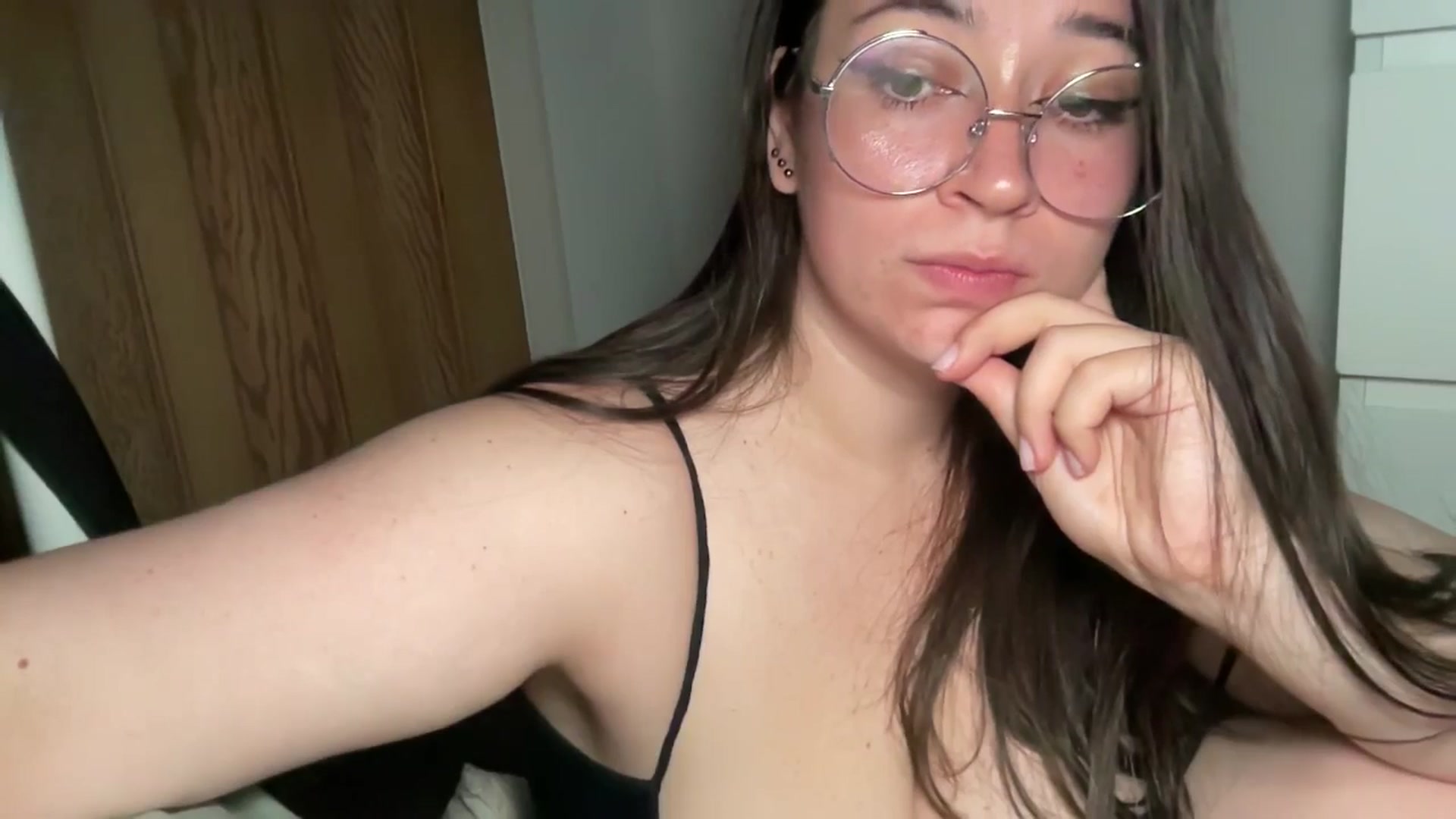 Gallery image thumbnail from Hasymura's myfreecams stream on, 08/09/2025, 23:48 image 14 of 20