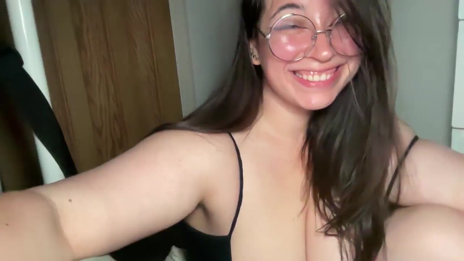 Gallery image thumbnail from Hasymura's myfreecams stream on, 08/09/2025, 23:48 image 4 of 20