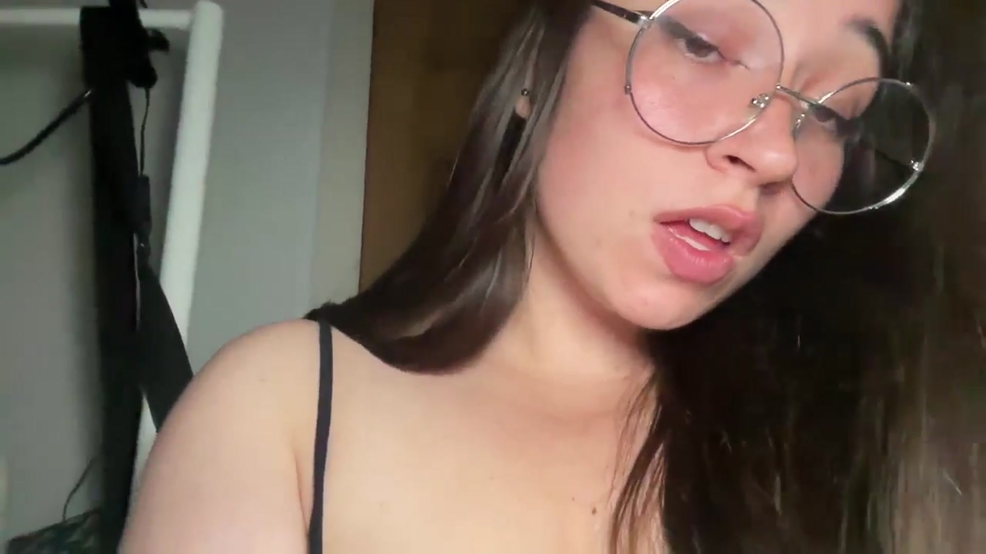Gallery image thumbnail from Hasymura's myfreecams stream on, 08/11/2025, 22:49 image 13 of 20