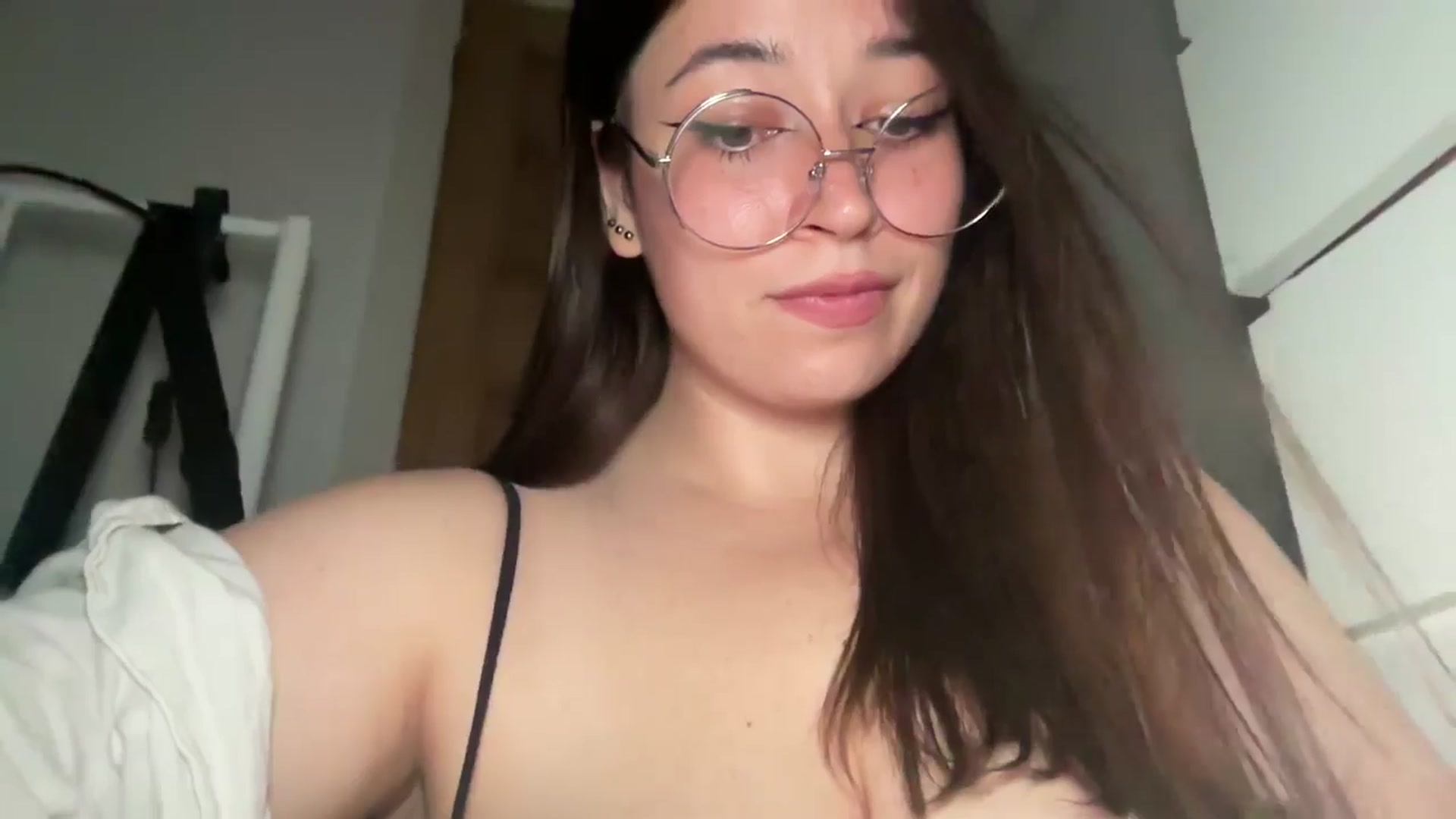 Gallery image thumbnail from Hasymura's myfreecams stream on, 08/15/2025, 21:48 image 15 of 20
