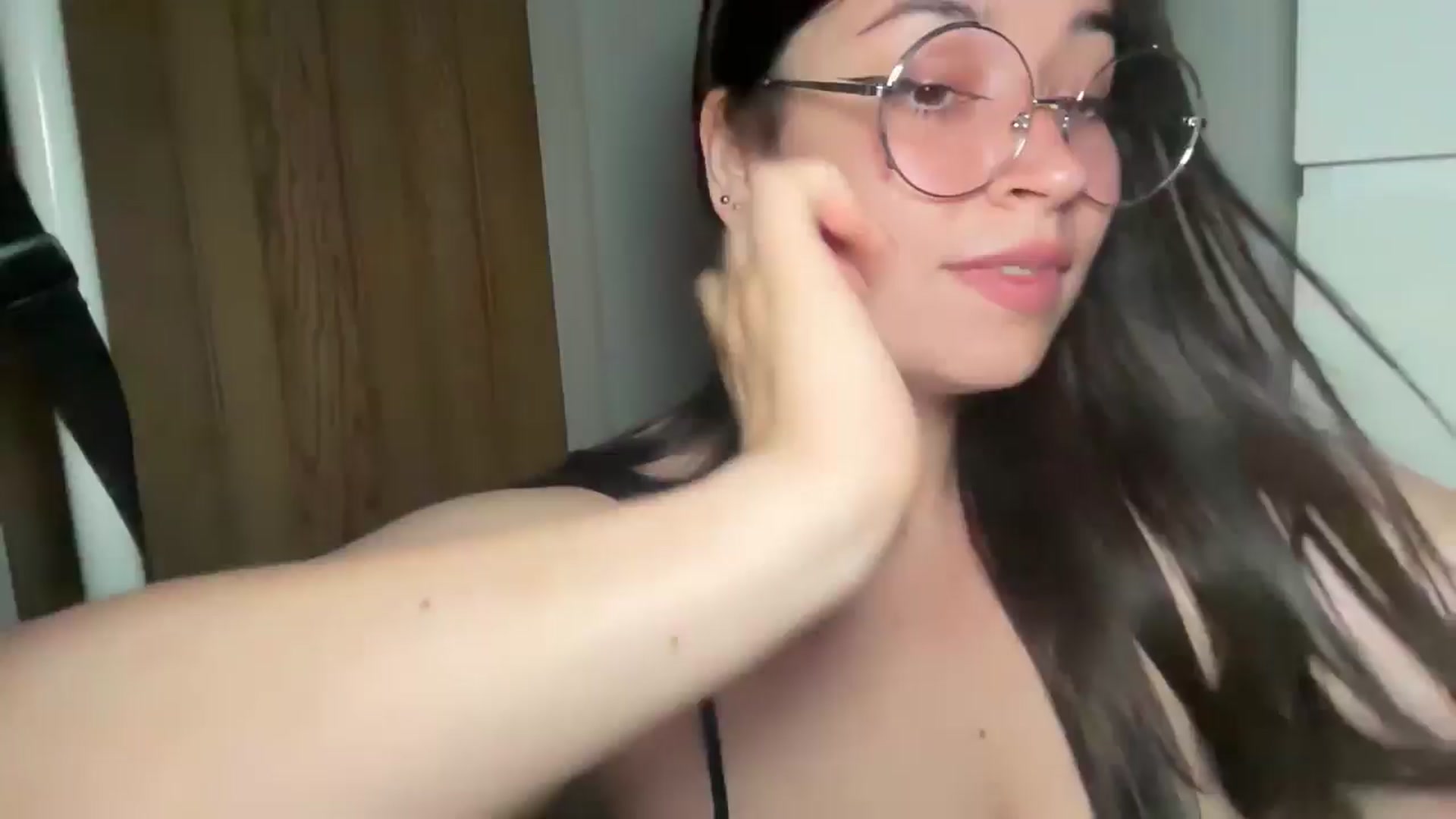 Gallery image thumbnail from Hasymura's myfreecams stream on, 08/15/2025, 22:30 image 17 of 20