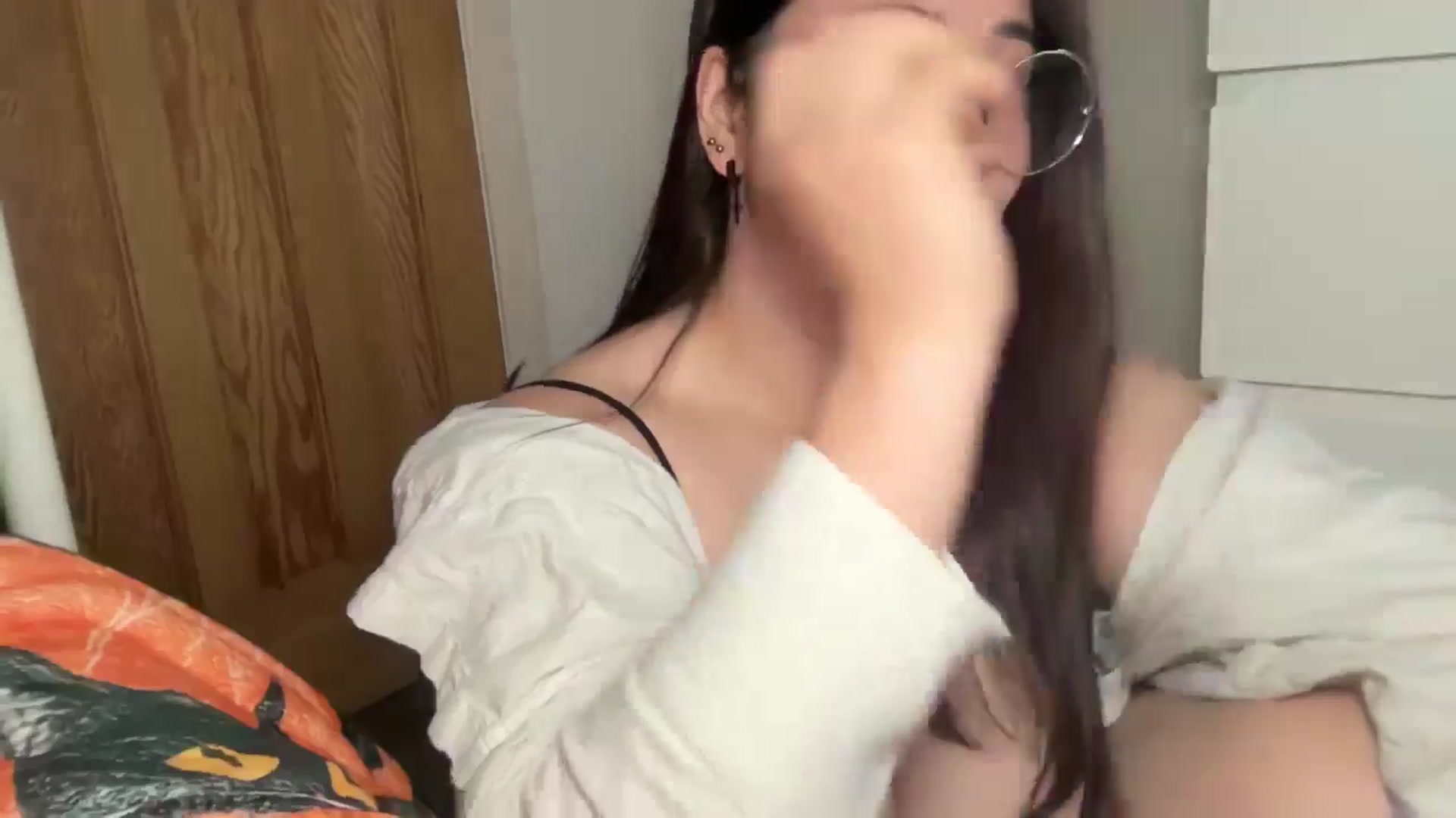 Gallery image thumbnail from Hasymura's myfreecams stream on, 08/20/2025, 15:41 image 13 of 20