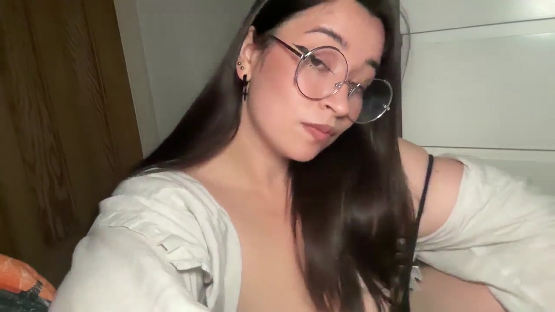 Gallery image thumbnail from Hasymura's myfreecams stream on, 08/20/2025, 21:04 image 18 of 20