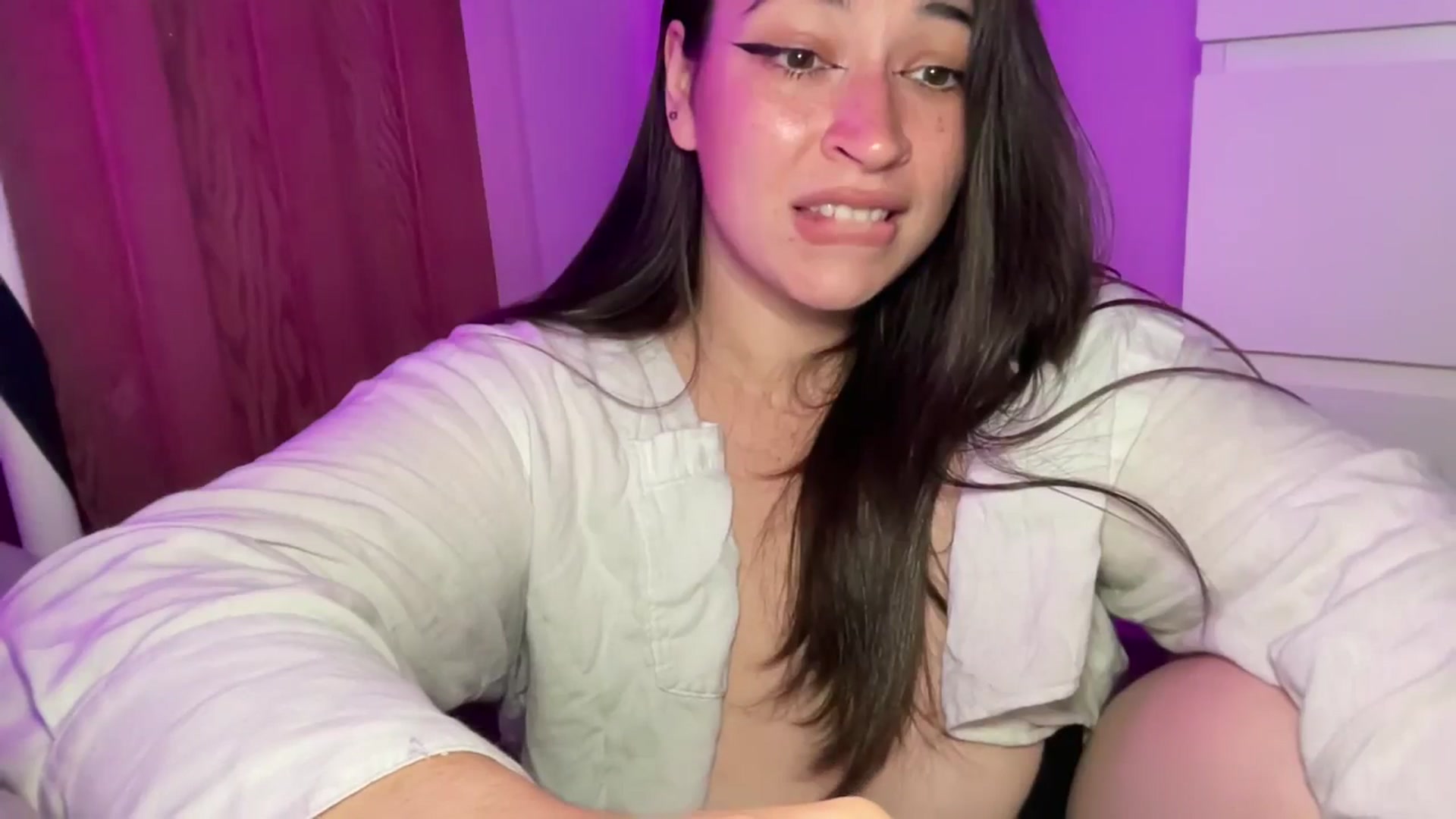 Gallery image thumbnail from Hasymura's myfreecams stream on, 09/05/2025, 22:48 image 10 of 20