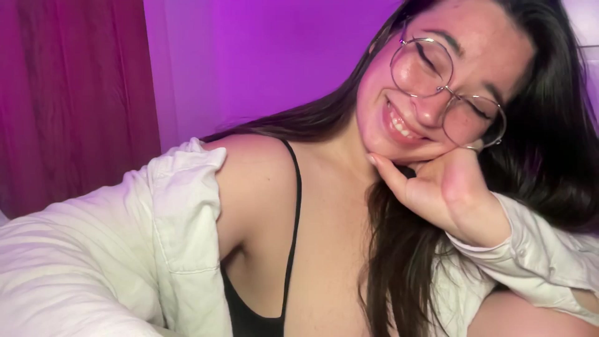 Gallery image thumbnail from Hasymura's myfreecams stream on, 09/06/2025, 23:14 image 4 of 20