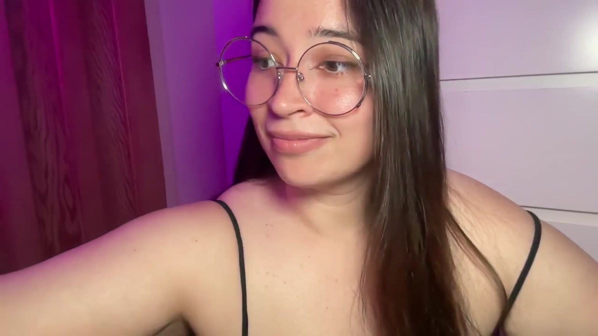 Gallery image thumbnail from Hasymura's myfreecams stream on, 09/27/2025, 21:03 image 20 of 20