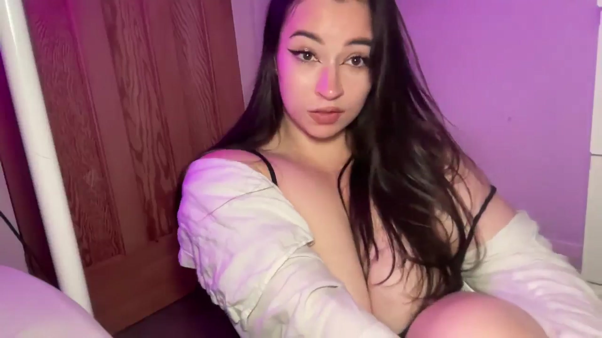 Gallery image thumbnail from Hasymura's myfreecams stream on, 10/21/2025, 21:46 image 13 of 20