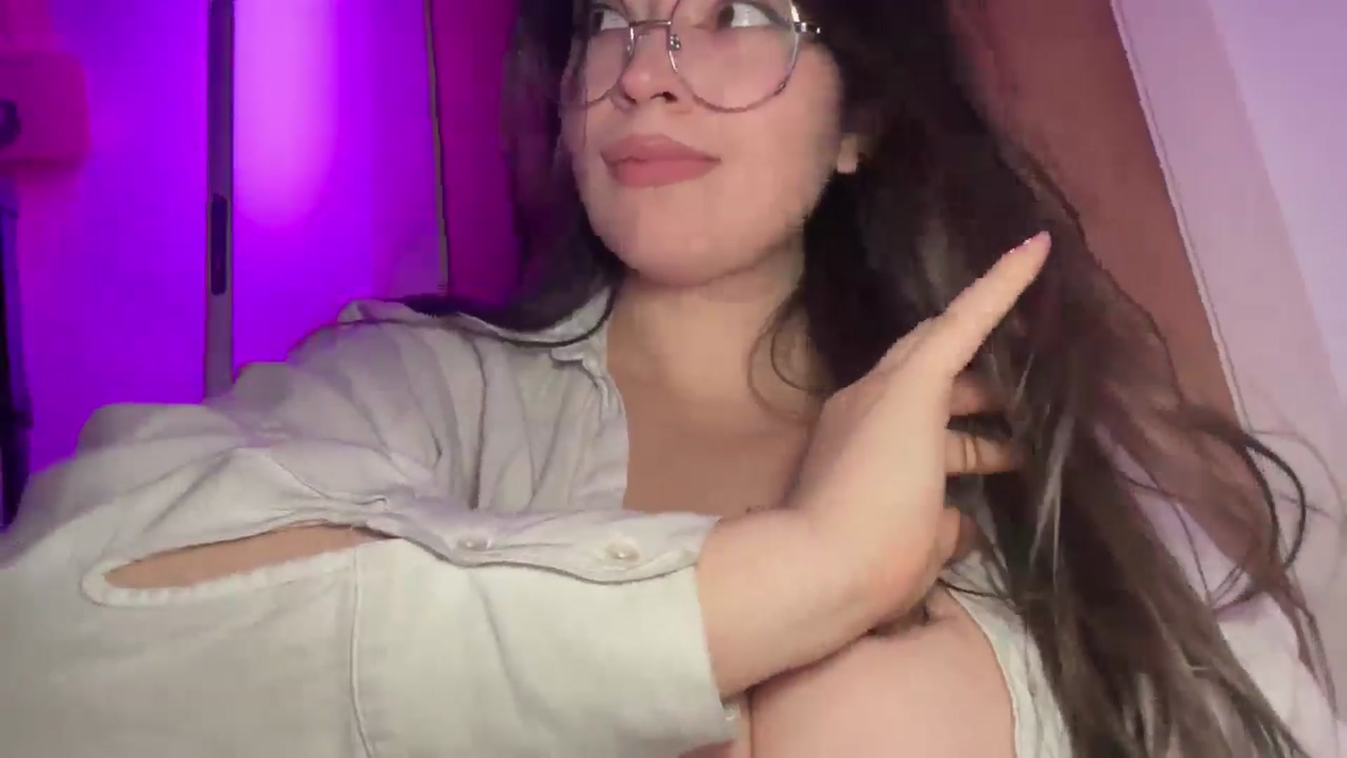 Gallery image thumbnail from Hasymura's myfreecams stream on, 11/18/2025, 23:42 image 15 of 20