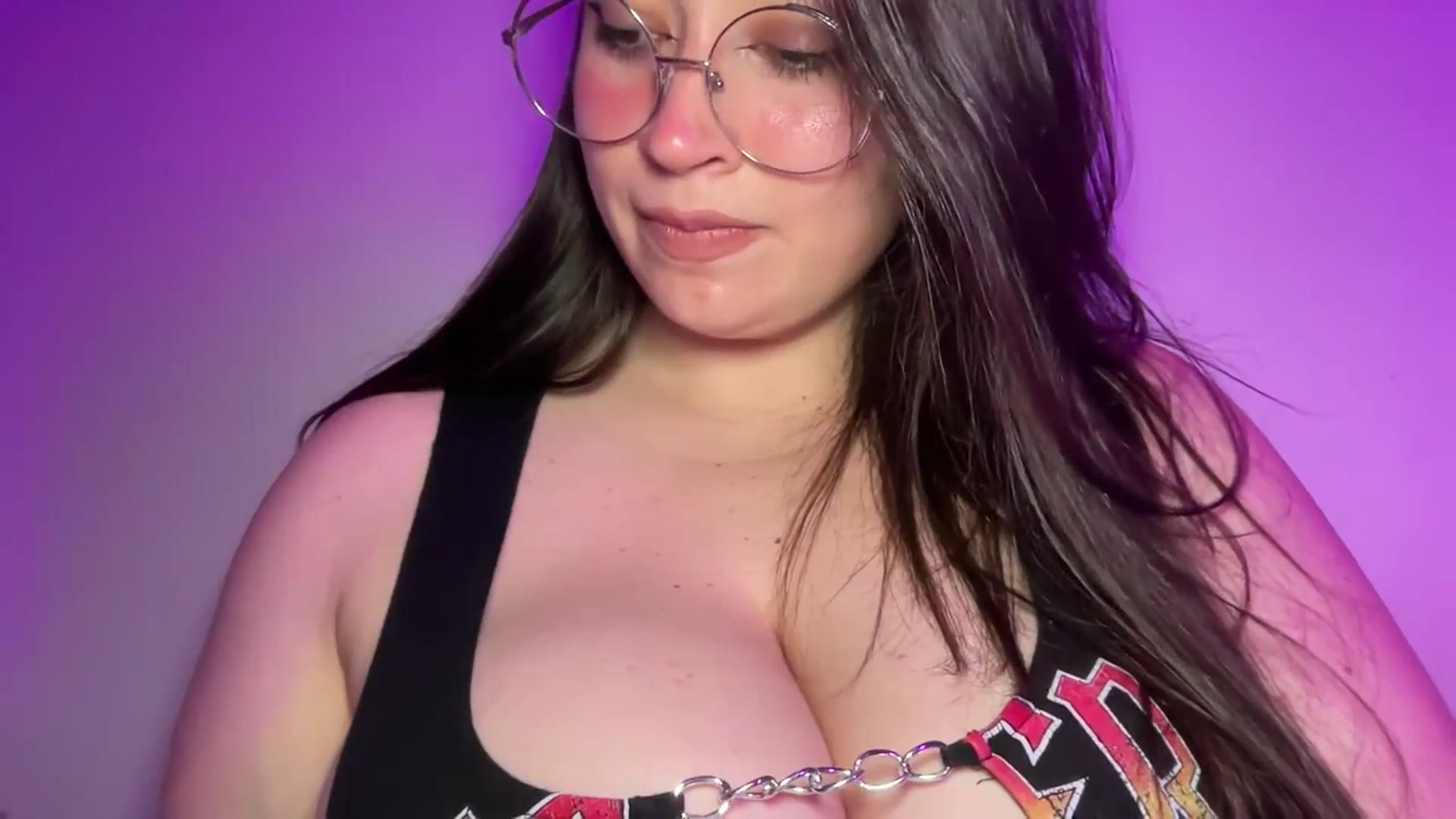 Gallery image thumbnail from Hasymura's myfreecams stream on, 12/09/2025, 23:39 image 4 of 20