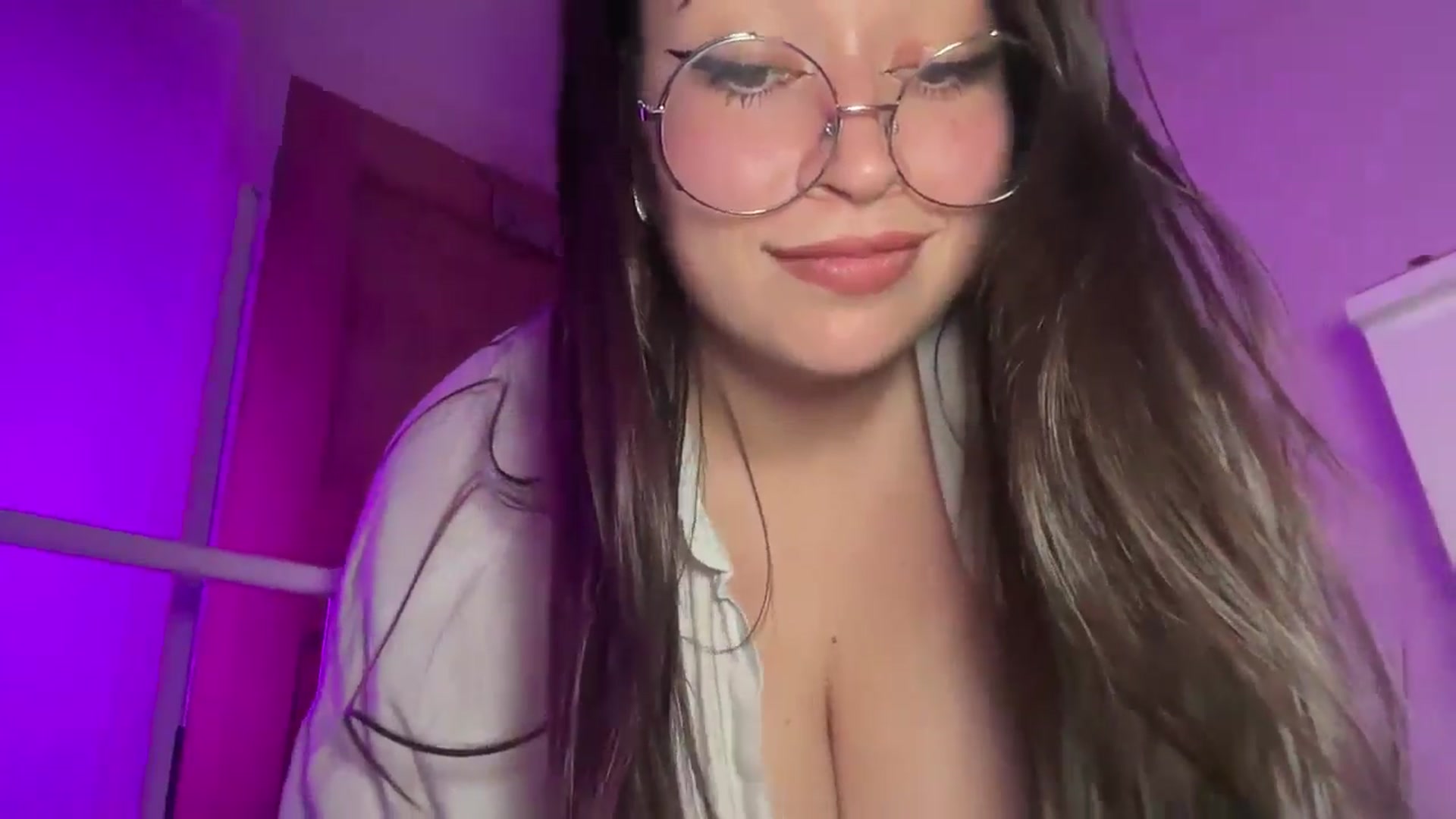 Gallery image thumbnail from Hasymura's myfreecams stream on, 12/16/2025, 22:43 image 19 of 20