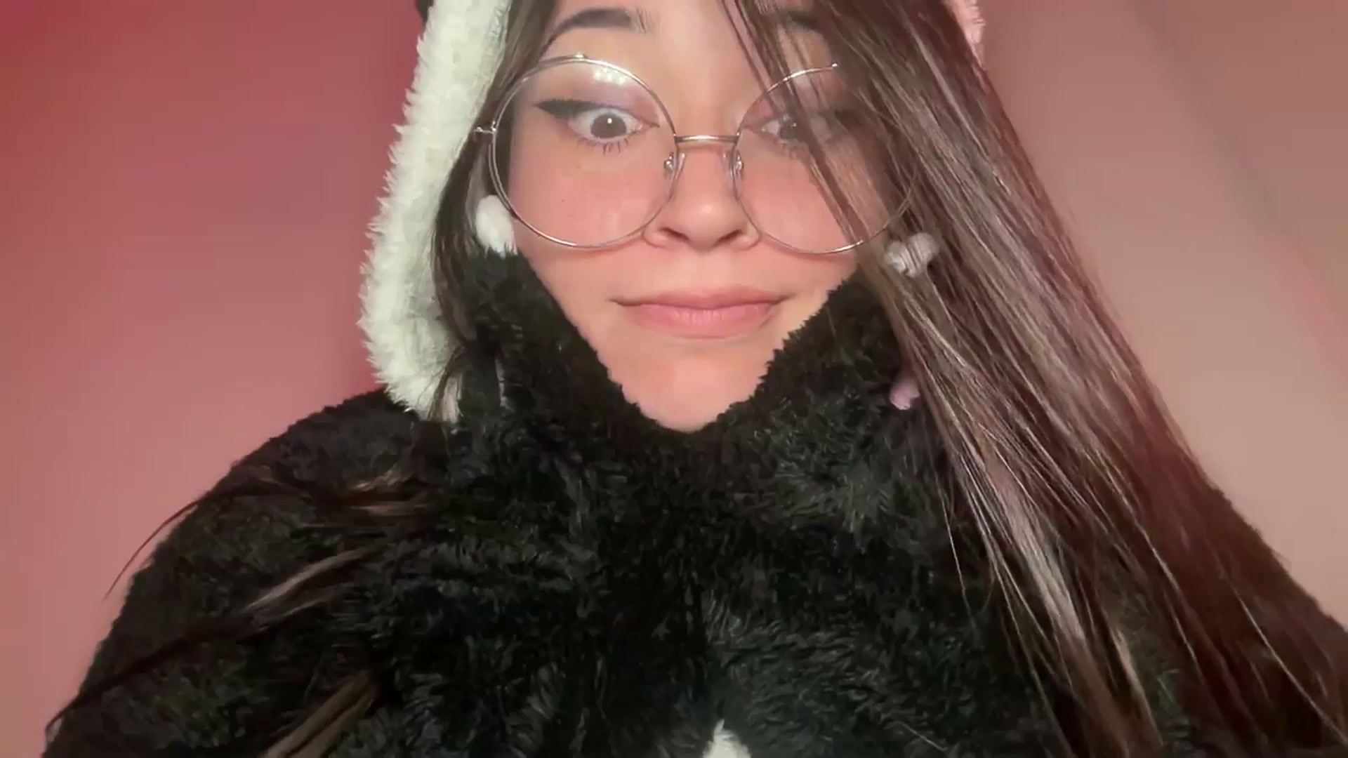 Gallery image thumbnail from Hasymura's myfreecams stream on, 12/24/2025, 01:00 image 2 of 20