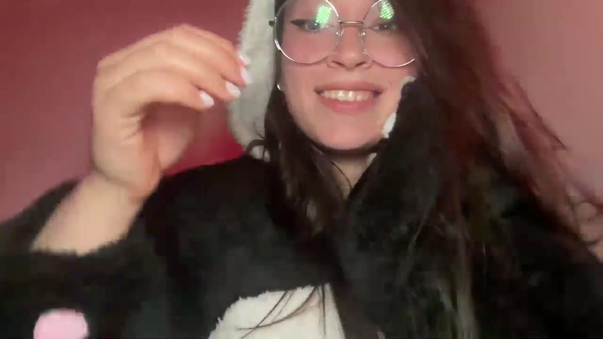 Gallery image thumbnail from Hasymura's myfreecams stream on, 12/24/2025, 01:00 image 5 of 20