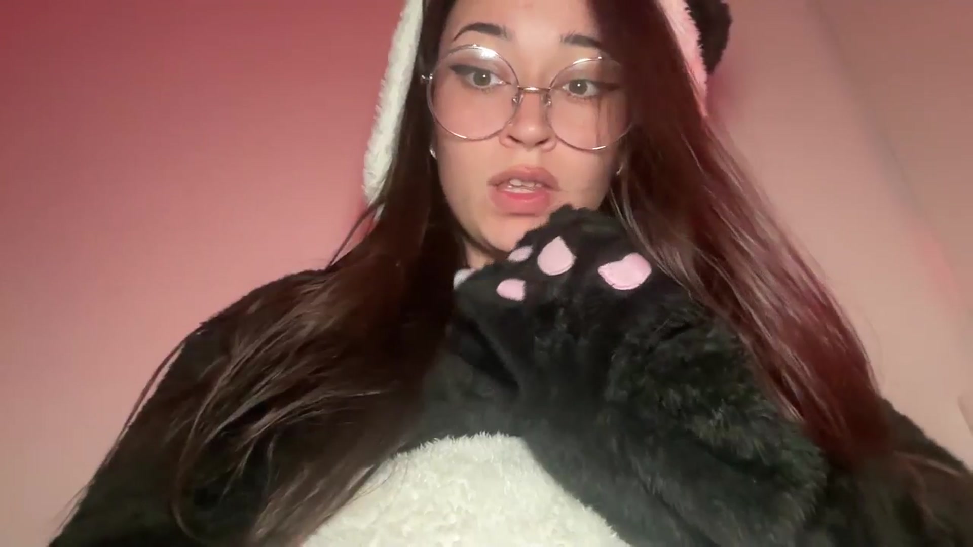 Gallery image thumbnail from Hasymura's myfreecams stream on, 12/24/2025, 01:00 image 15 of 20