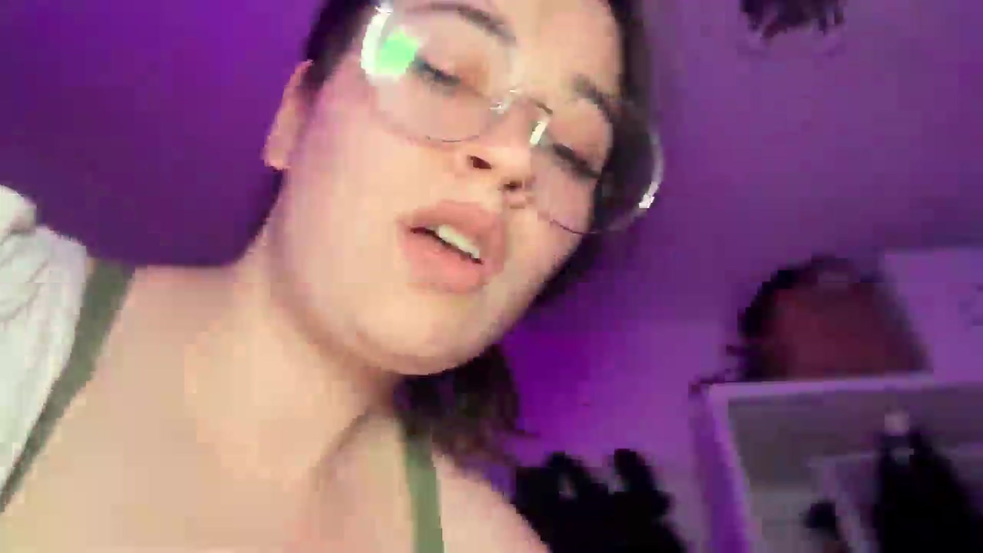 Gallery image thumbnail from Hasymura's myfreecams stream on, 01/01/2026, 17:02 image 11 of 20