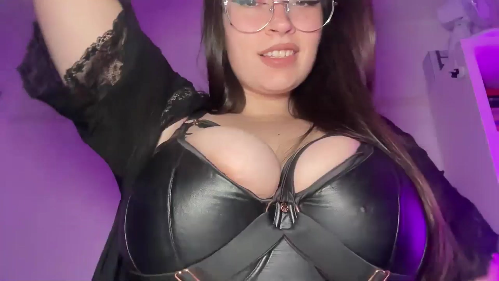 Gallery image thumbnail from Hasymura's myfreecams stream on, 01/03/2026, 20:20 image 7 of 20