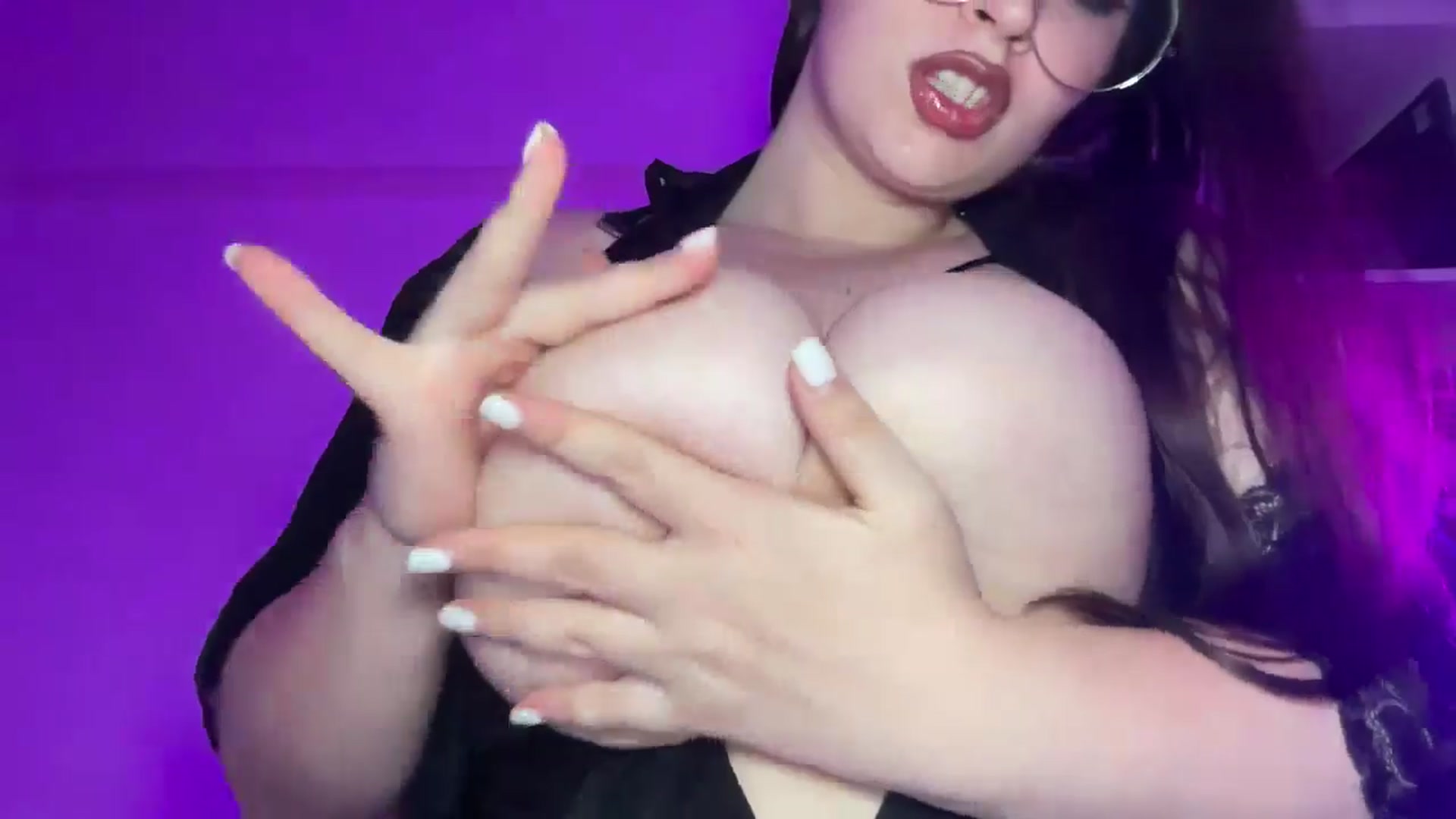 Gallery image thumbnail from Hasymura's myfreecams stream on, 01/28/2026, 20:28 image 12 of 20