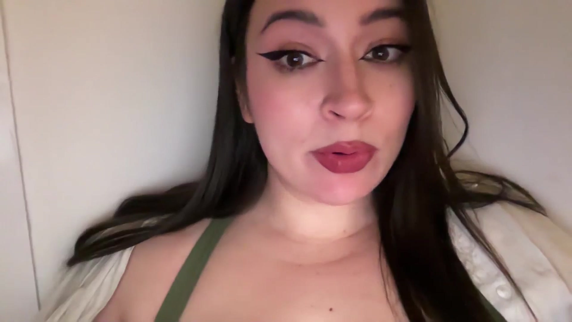 Gallery image thumbnail from Hasymura's myfreecams stream on, 02/04/2026, 21:47 image 14 of 20