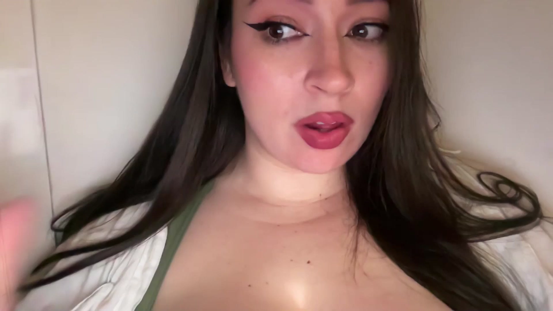 Gallery image thumbnail from Hasymura's myfreecams stream on, 02/04/2026, 21:47 image 2 of 20