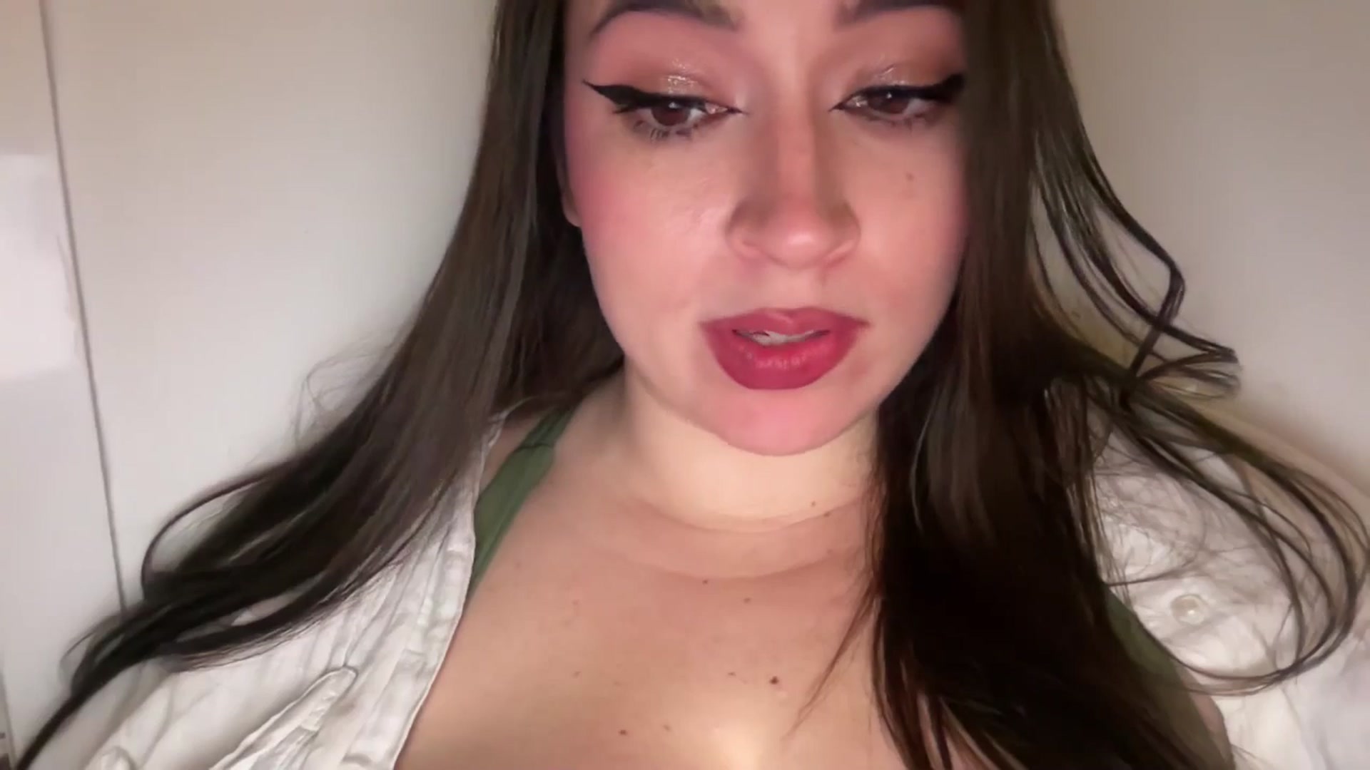 Gallery image thumbnail from Hasymura's myfreecams stream on, 02/04/2026, 21:47 image 4 of 20
