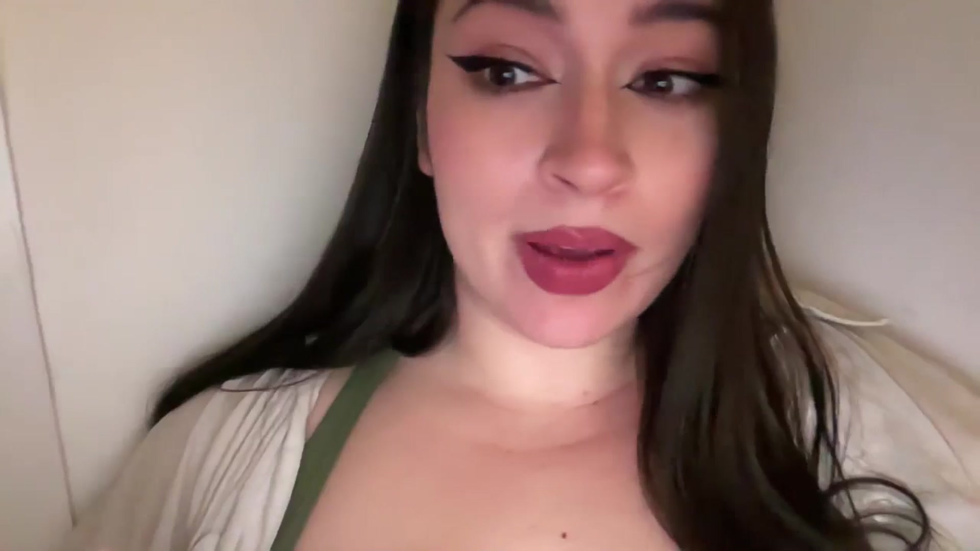 Gallery image thumbnail from Hasymura's myfreecams stream on, 02/04/2026, 21:47 image 10 of 20