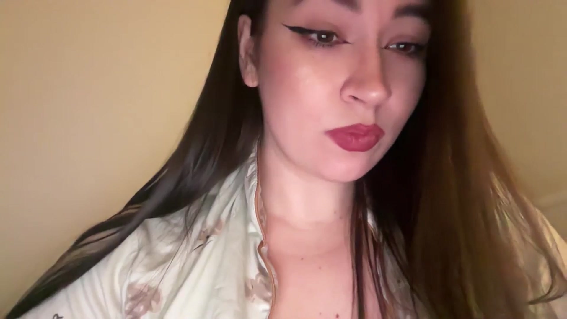 Gallery image thumbnail from Hasymura's myfreecams stream on, 02/05/2026, 23:39 image 11 of 20