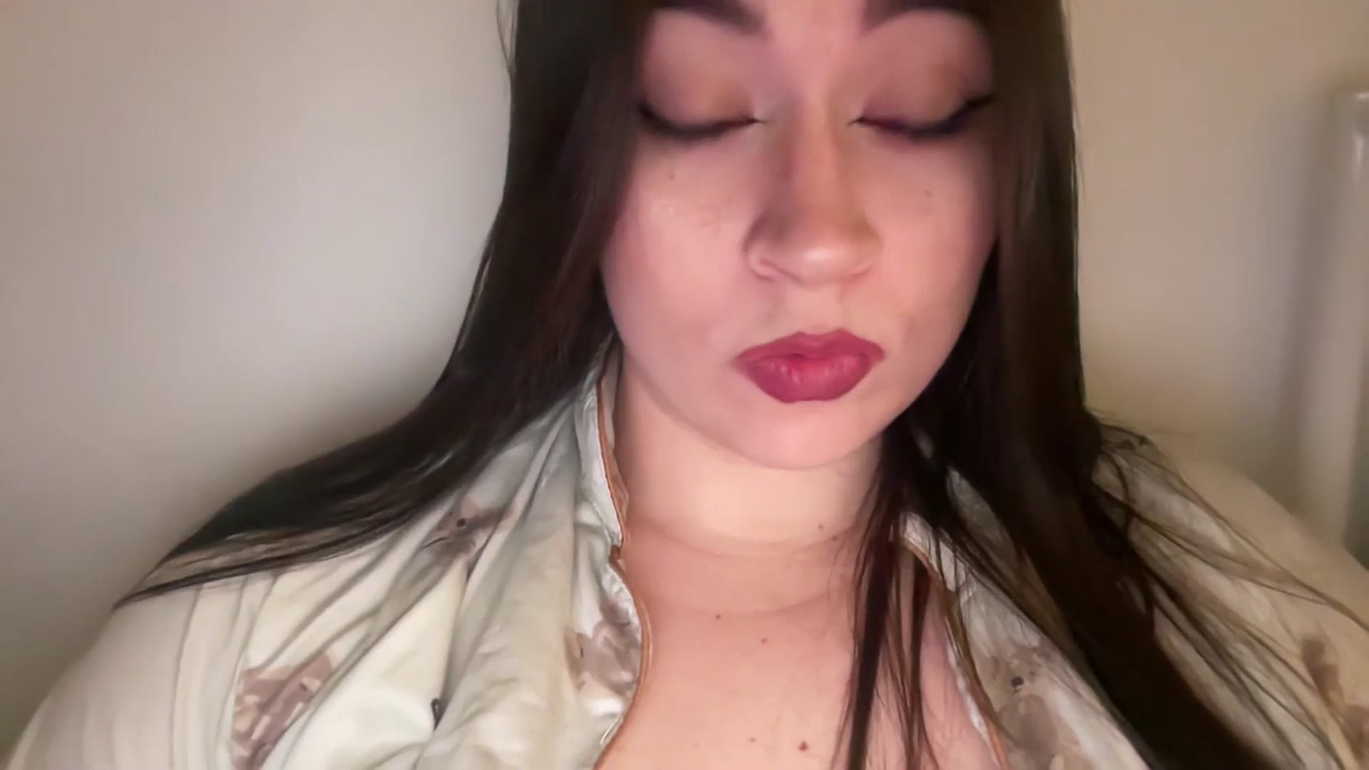 Gallery image thumbnail from Hasymura's myfreecams stream on, 02/05/2026, 23:39 image 13 of 20