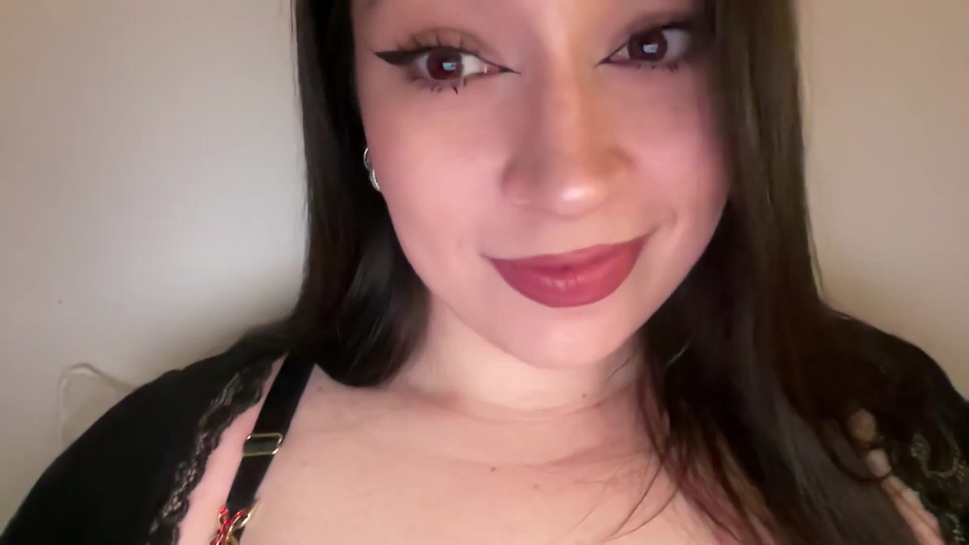 Gallery image thumbnail from Hasymura's myfreecams stream on, 02/11/2026, 18:39 image 4 of 20