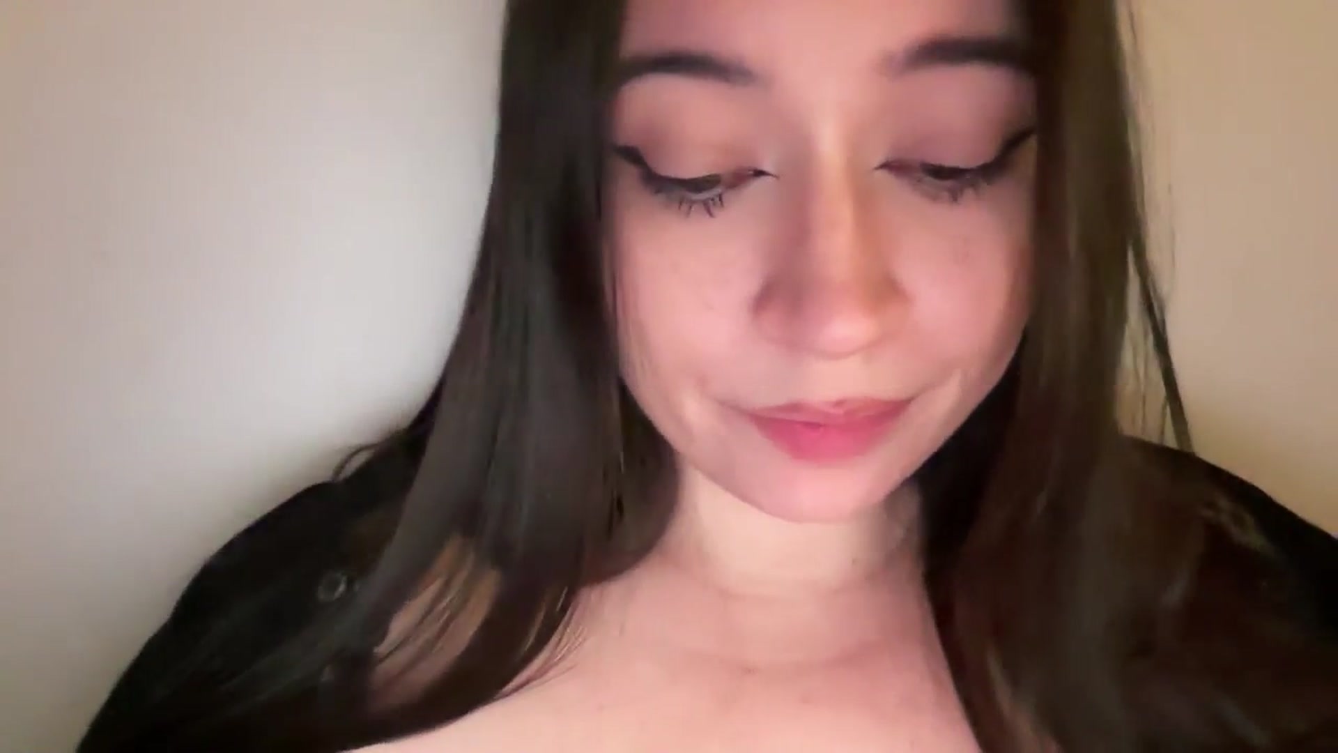 Gallery image thumbnail from Hasymura's myfreecams stream on, 02/12/2026, 02:13 image 18 of 20