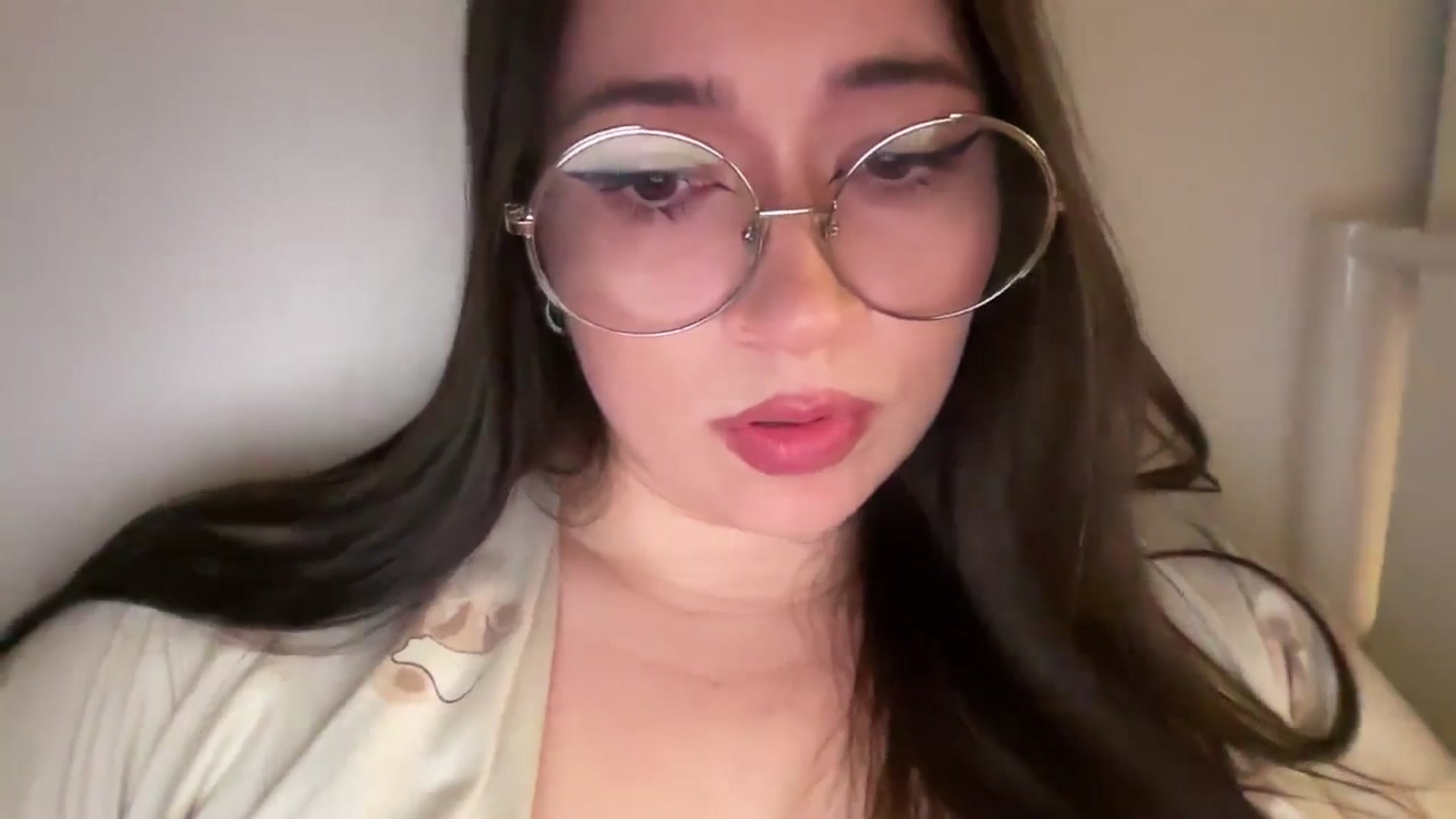 Gallery image thumbnail from Hasymura's myfreecams stream on, 03/06/2026, 24:15 image 4 of 20